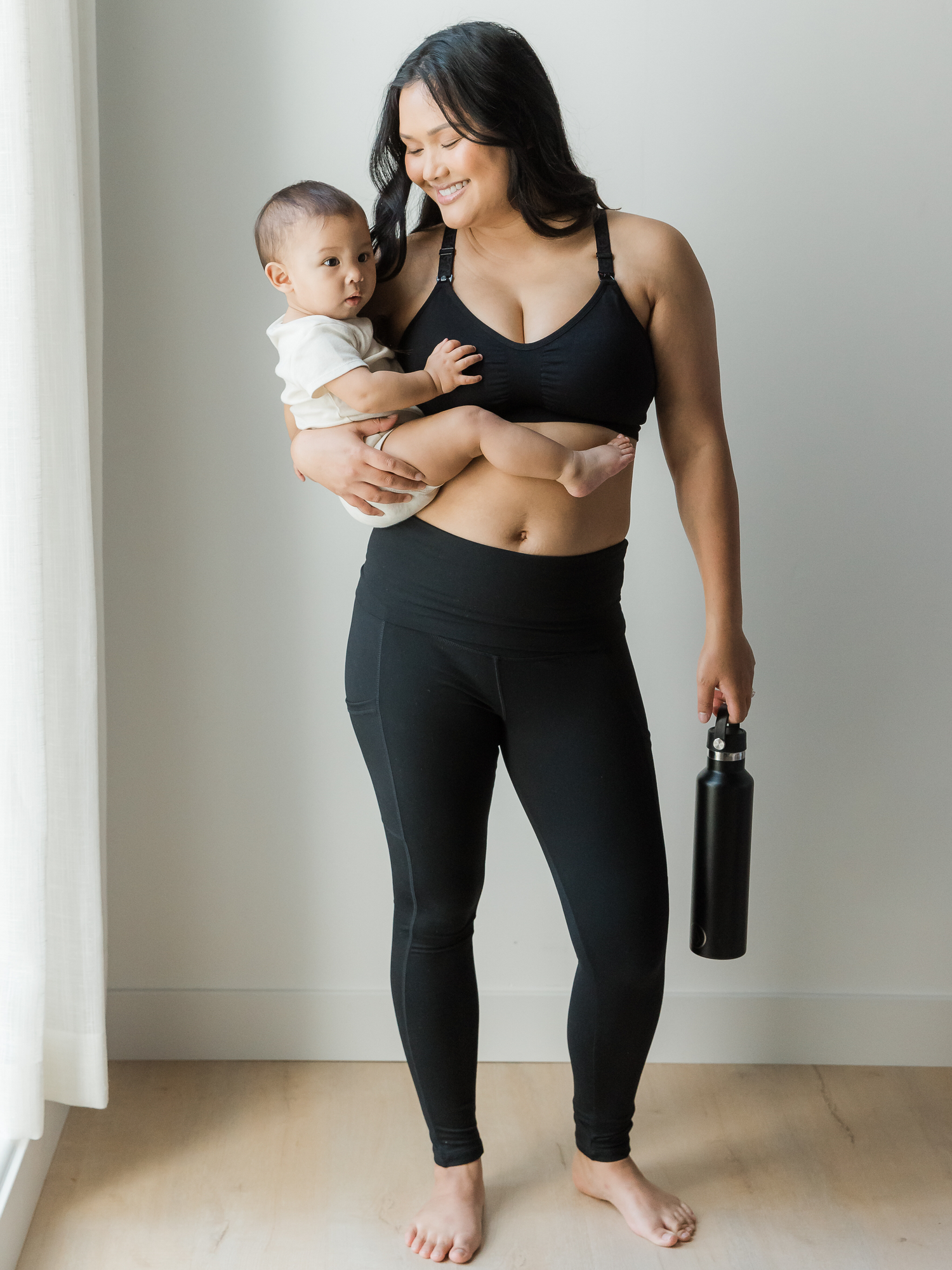 Sublime® Hands-Free Pumping & Nursing Sports Bra | Black | Milk & Baby