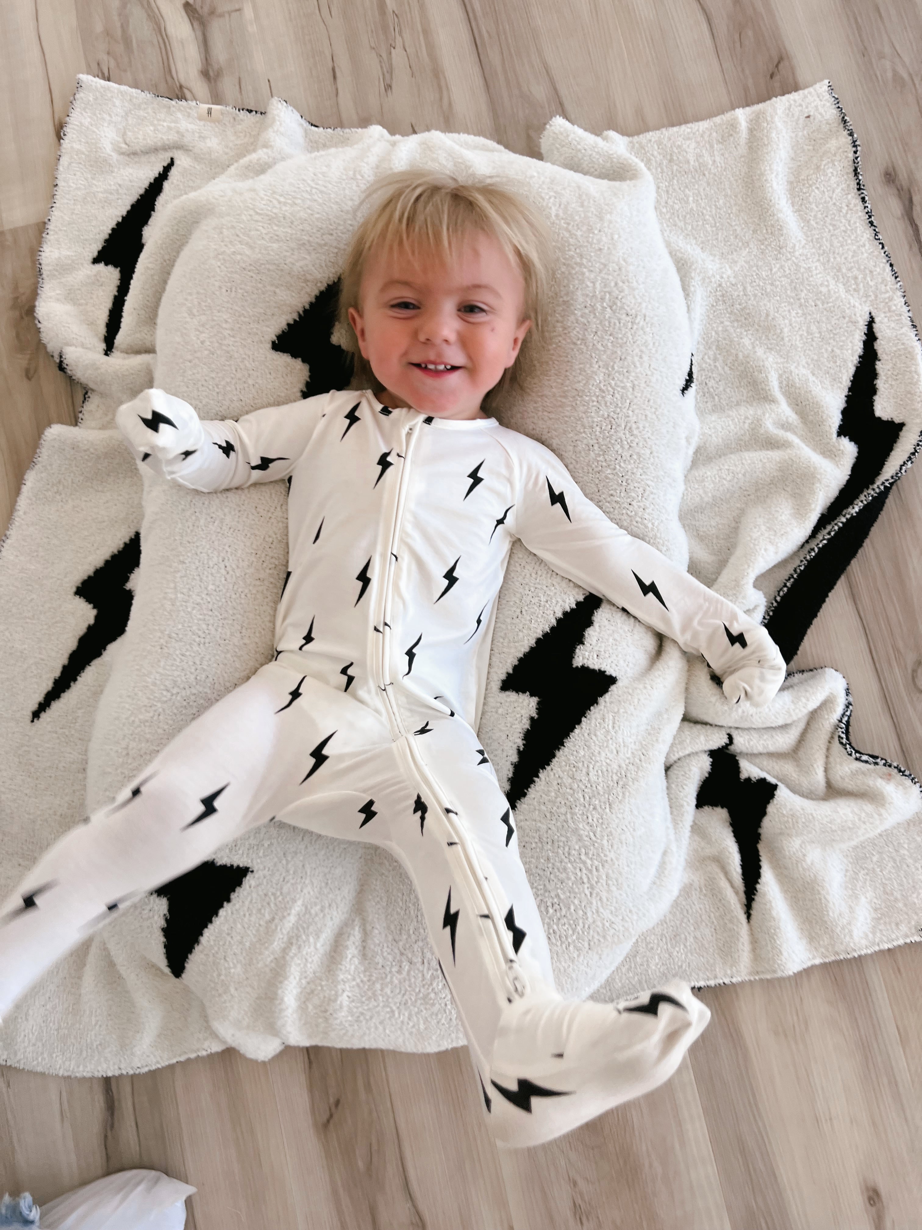 Bamboo Zip Pajamas | White & Black Lightning Bolt | Milk & Baby