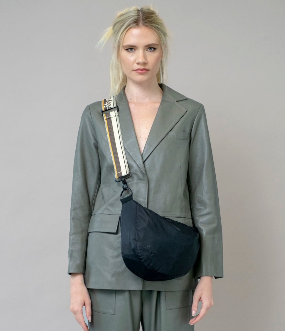 BLACK CROSSBODY BAG | Milk & Baby