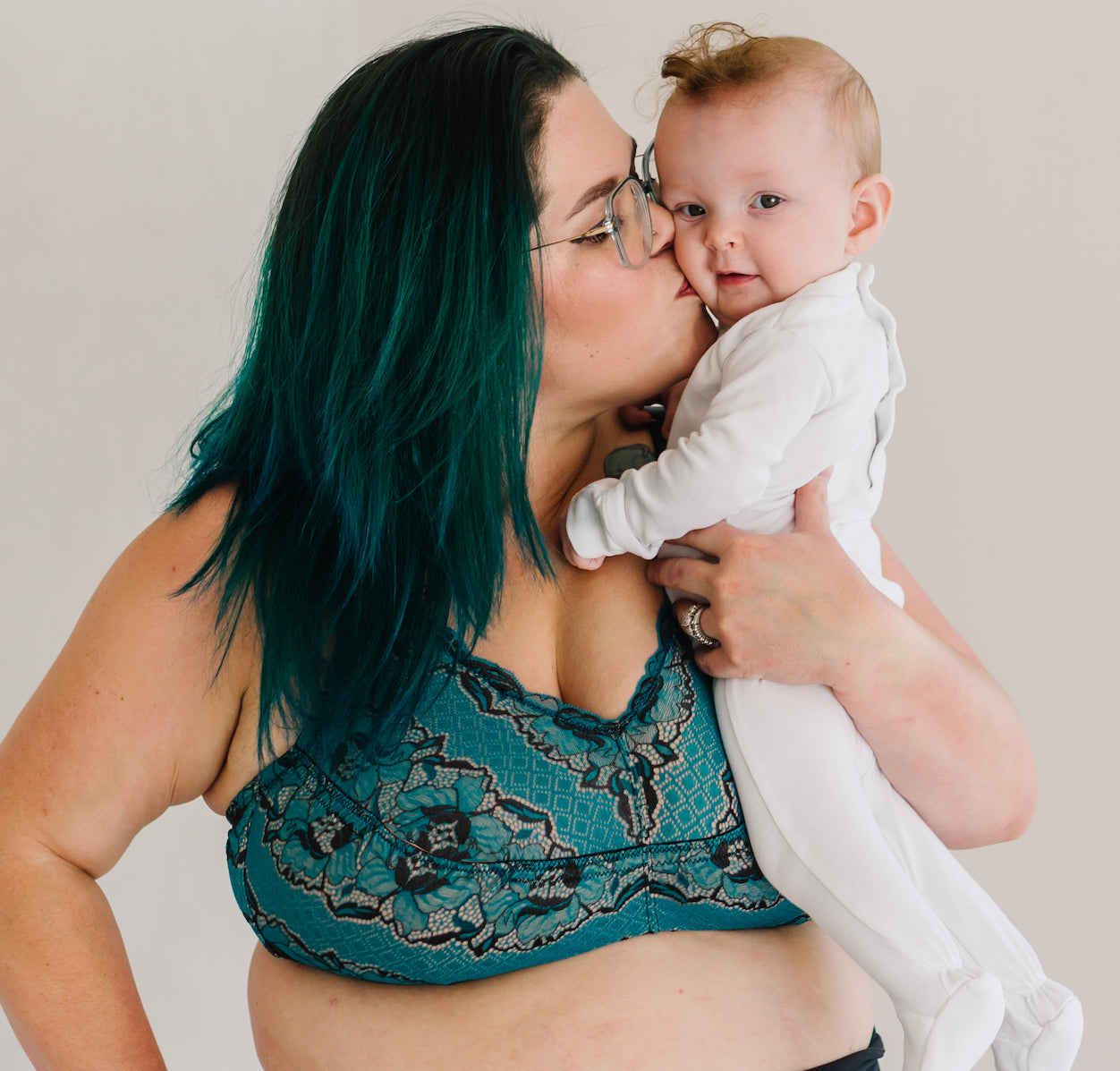 Ruby Handsfree Pumping + Nursing Bra - Milk & Baby