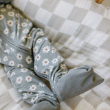 Light Green Daisy Bamboo Zipper | Milk & Baby