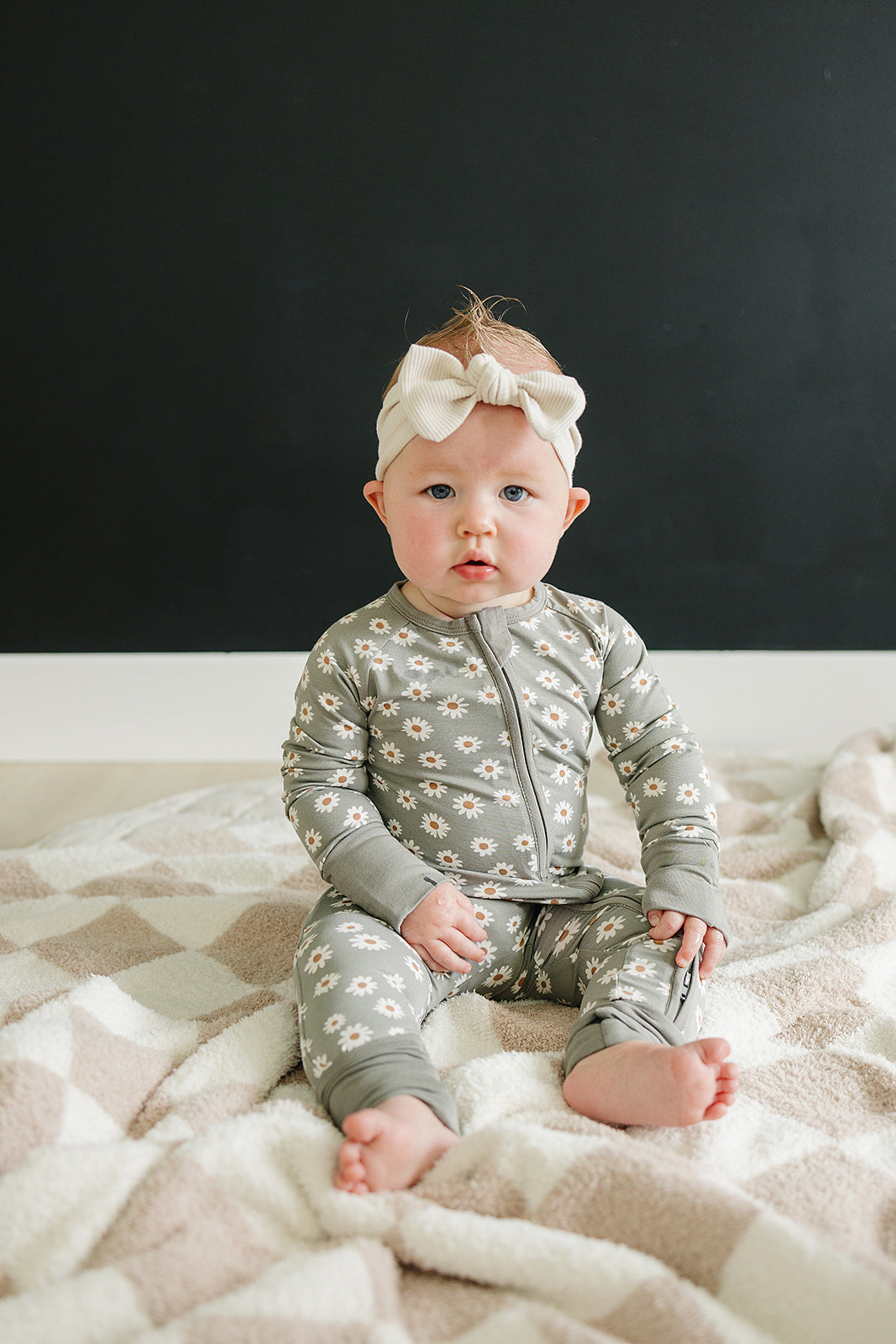 Light Green Daisy Bamboo Zipper | Milk & Baby