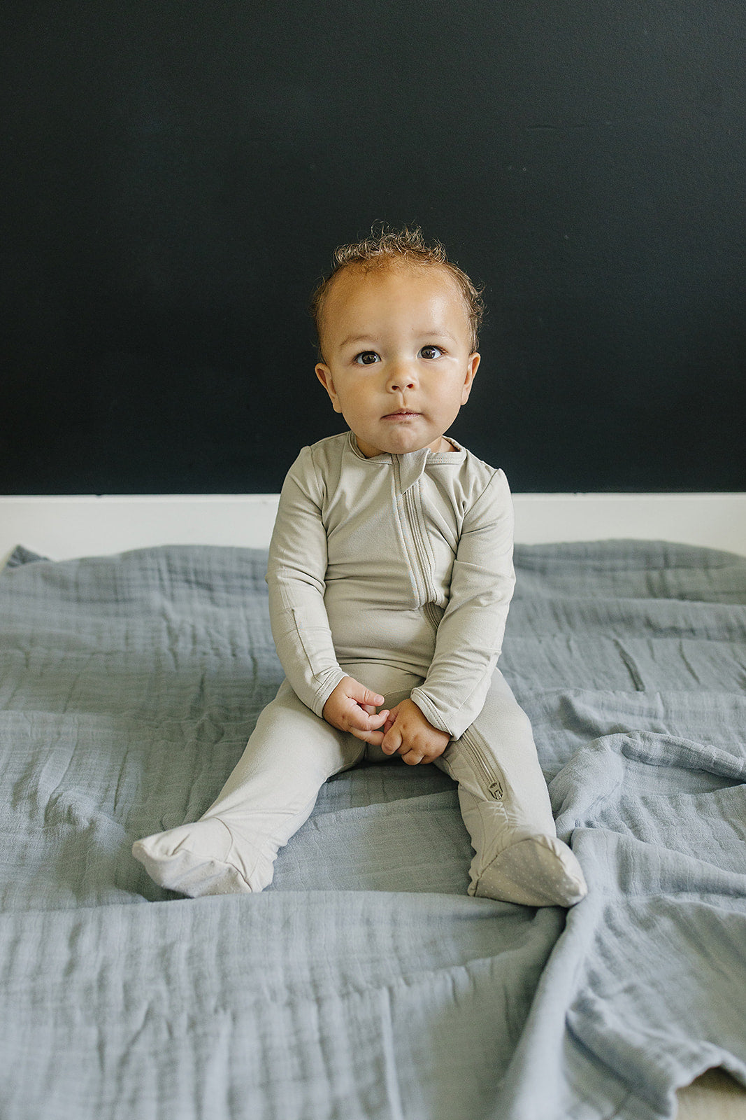 Oatmeal Bamboo Footed Zipper | Milk & Baby