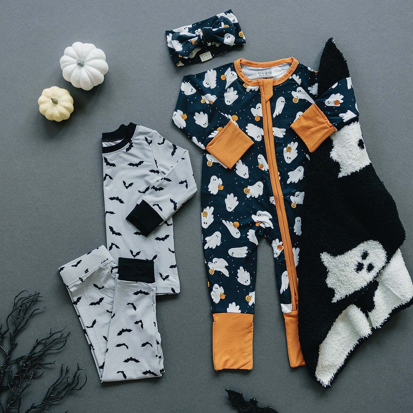 Ghosts Bamboo Zipper | Milk & Baby