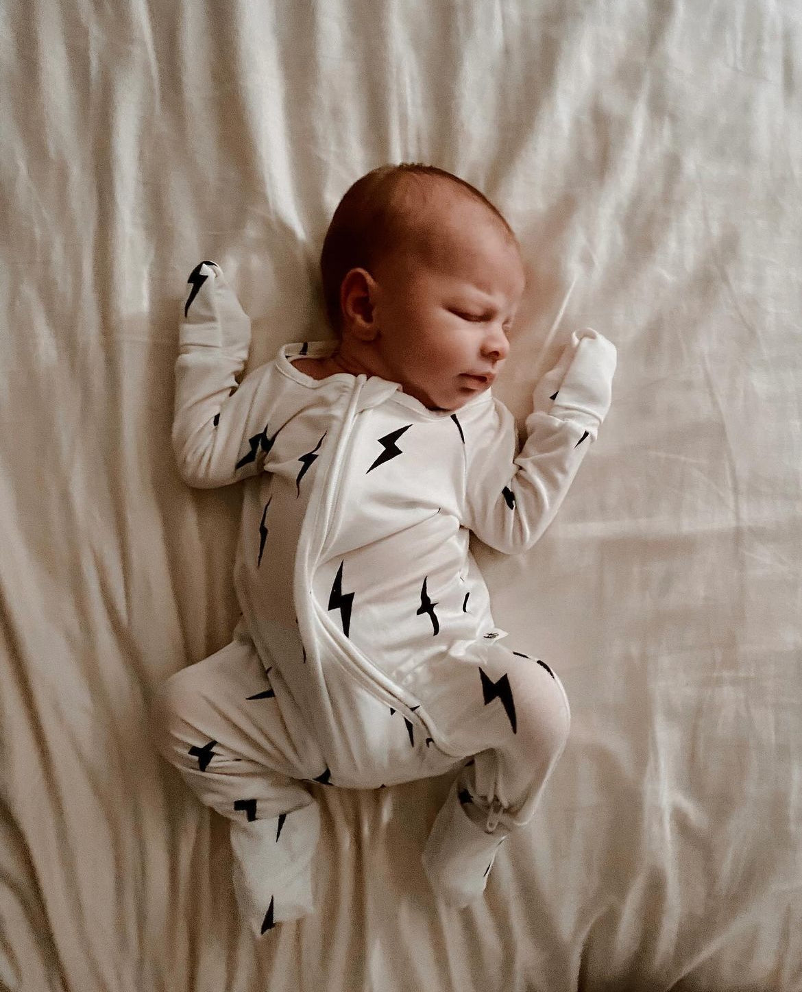 Bamboo Zip Pajamas | White & Black Lightning Bolt | Milk & Baby