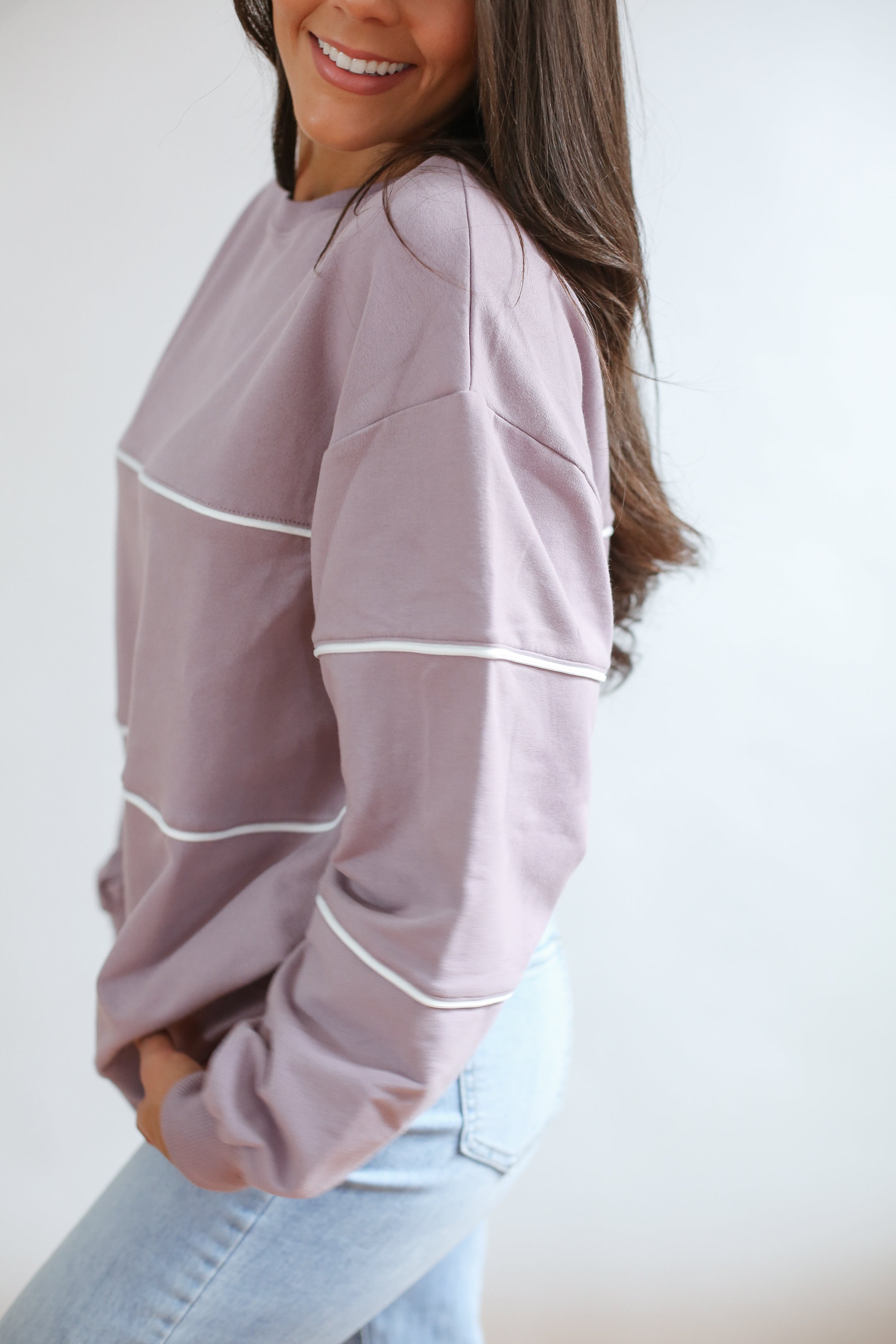 Relaxed Fit Invisible Zipper Breastfeeding Sweatshirt with Piping | Milk & Baby