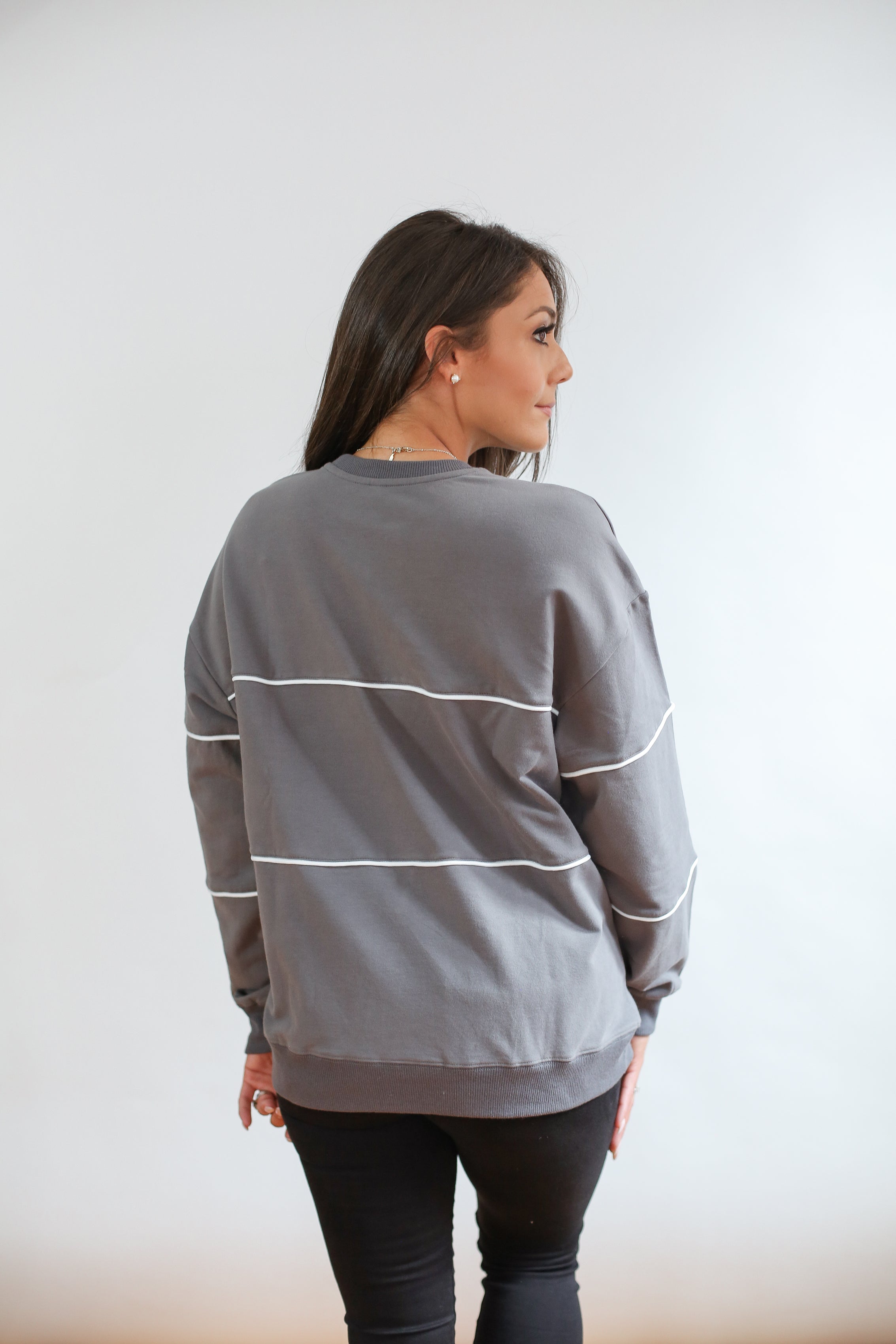 Relaxed Fit Invisible Zipper Breastfeeding Sweatshirt with Piping | Milk & Baby