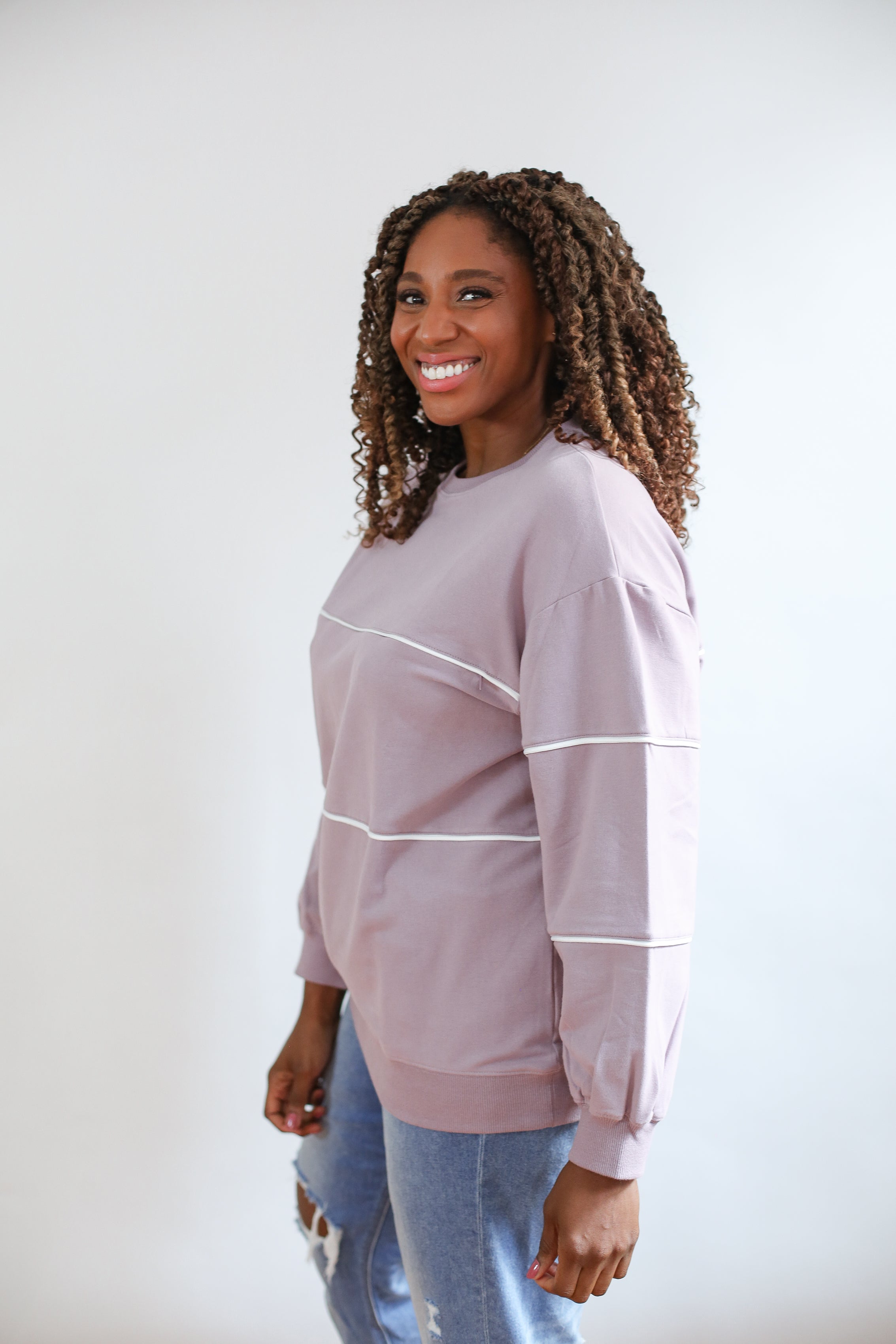 Relaxed Fit Invisible Zipper Breastfeeding Sweatshirt with Piping | Milk & Baby