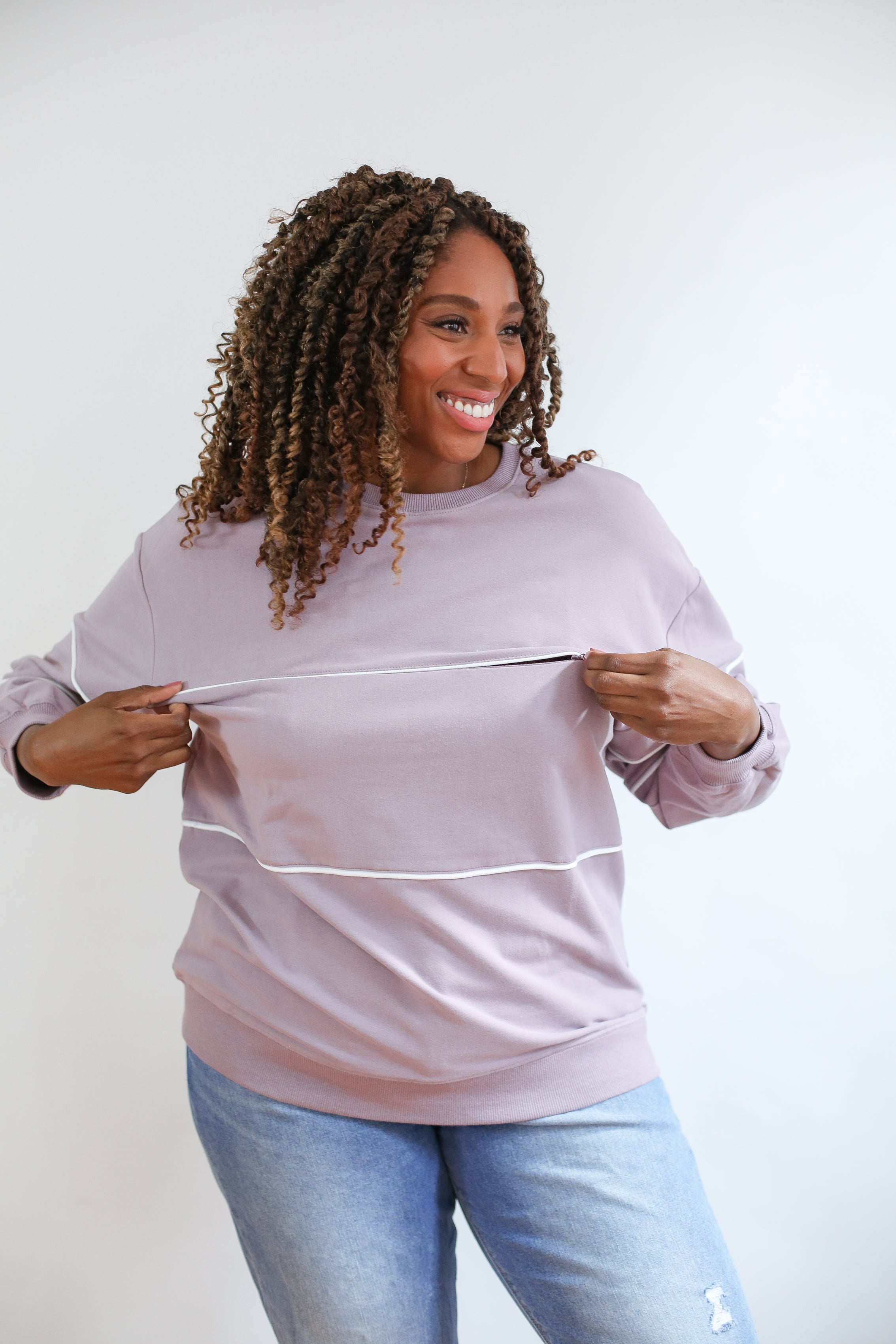 Relaxed Fit Invisible Zipper Breastfeeding Sweatshirt with Piping | Milk & Baby
