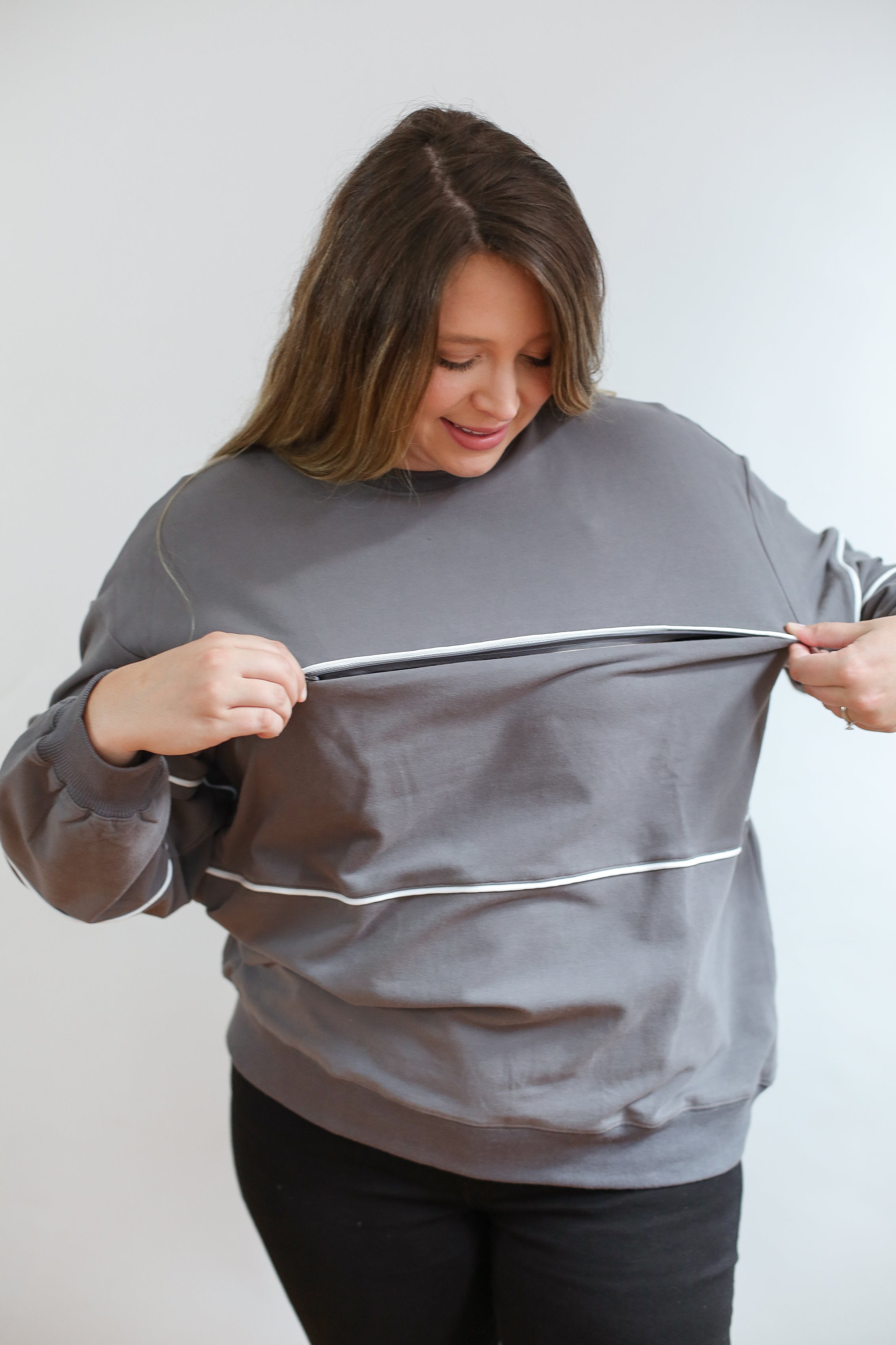 Relaxed Fit Invisible Zipper Breastfeeding Sweatshirt with Piping | Milk & Baby