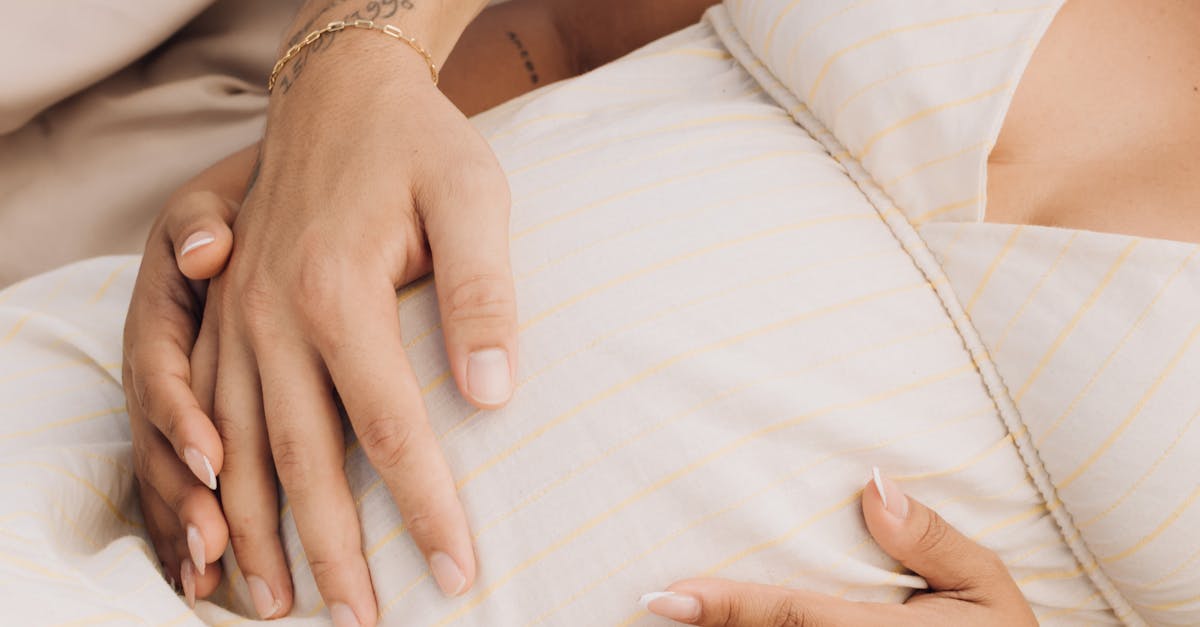 How to Style a Nursing-Friendly Dress for Every Occasion: From Playdates to Date Nights