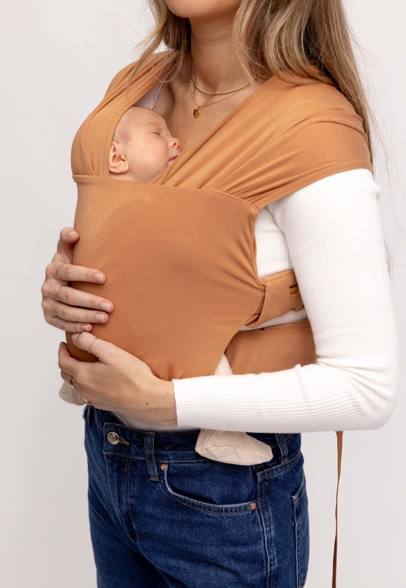 Willow | Aerial Newborn Buckle Wrap | Meet the Aerial Newborn Buckle Wrap: the perfect blend of wrap-like coziness and buckle carrier convenience for your newborn babe. Crafted from our signature CloudBlend™ fabric, it's irresistibly soft and features a p
