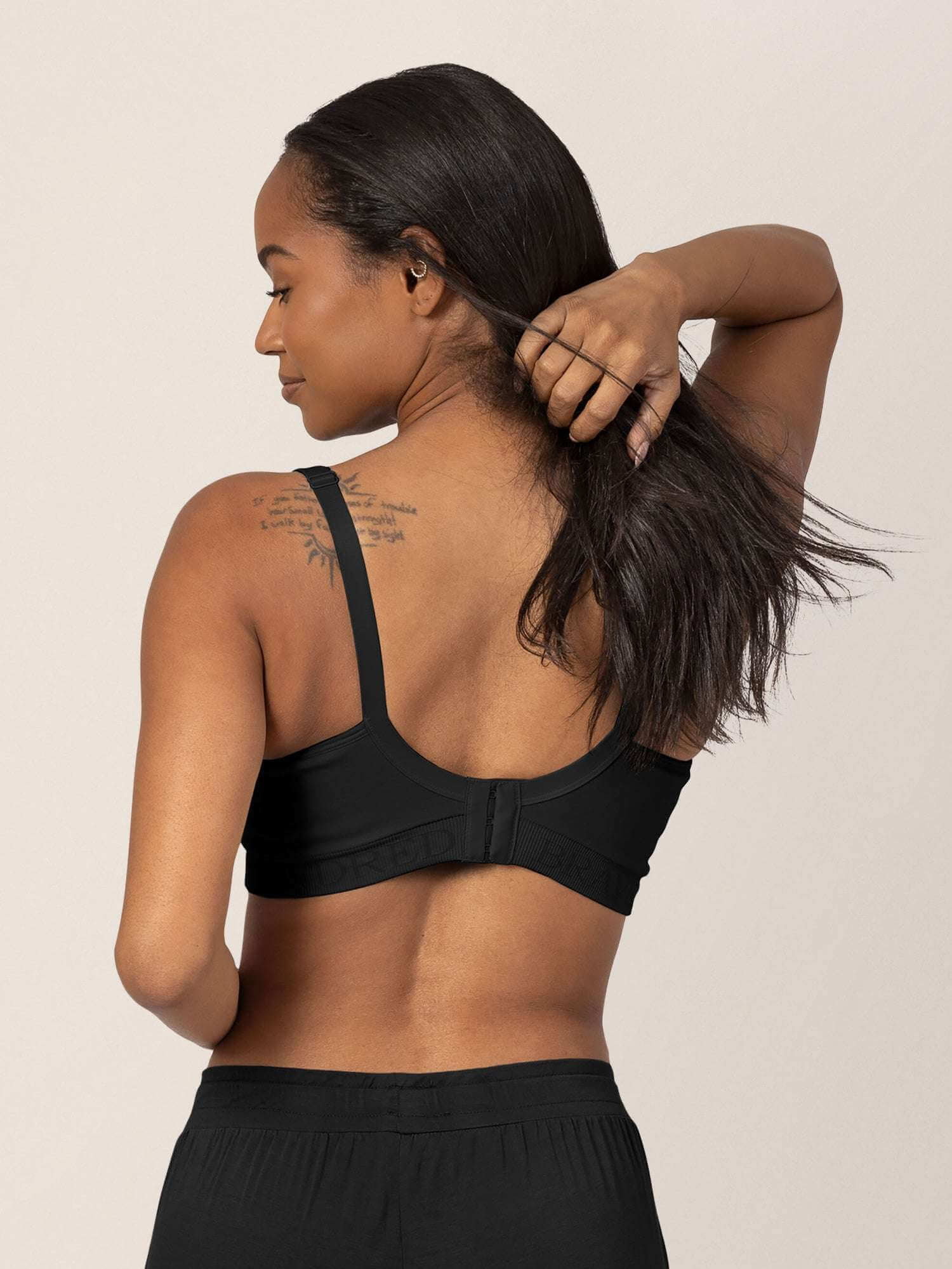 Signature Sublime® Contour Hands-Free Pumping & Nursing Bra | Black | Milk & Baby