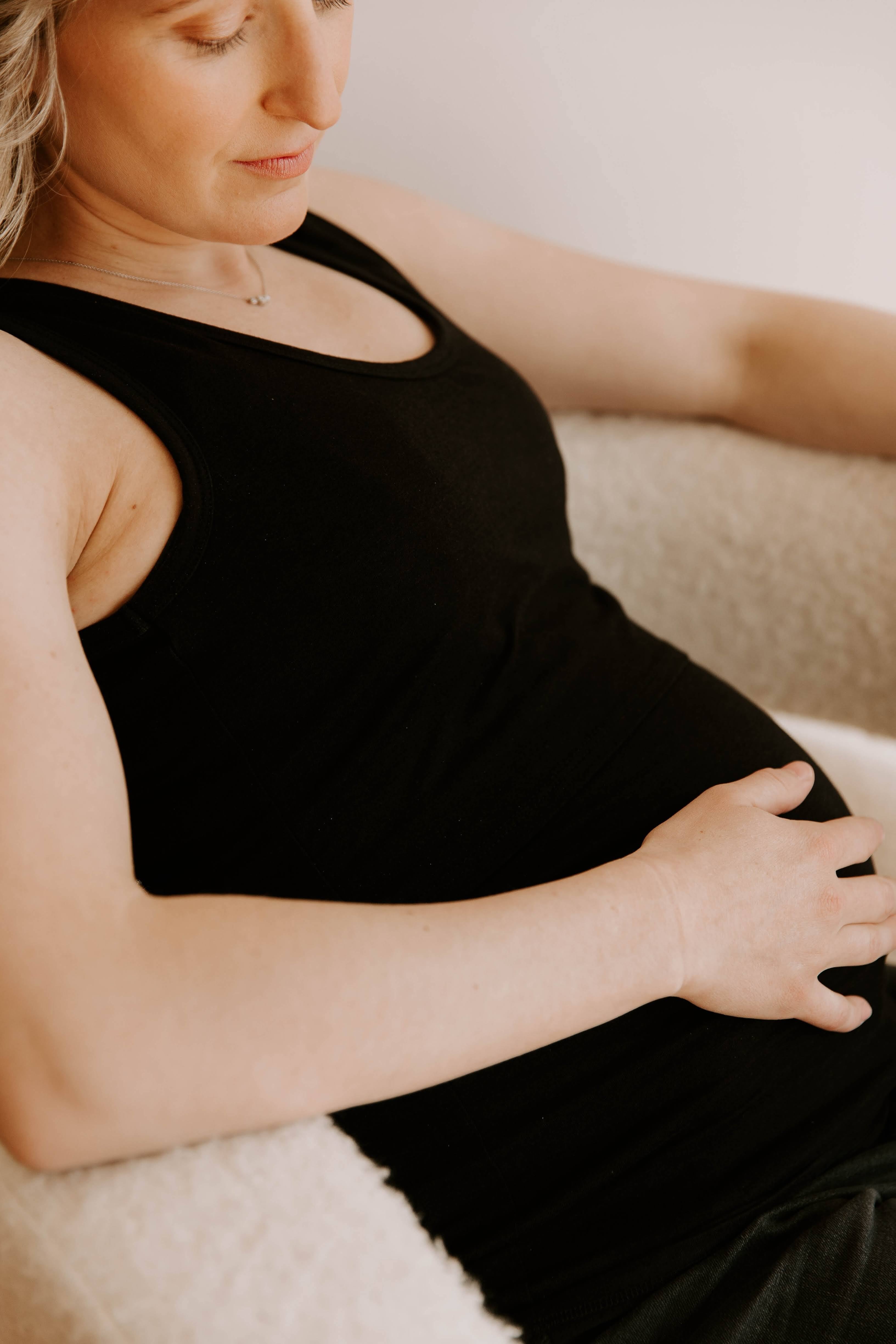 Everywhere Breastfeeding Tank Top | Black | Milk & Baby