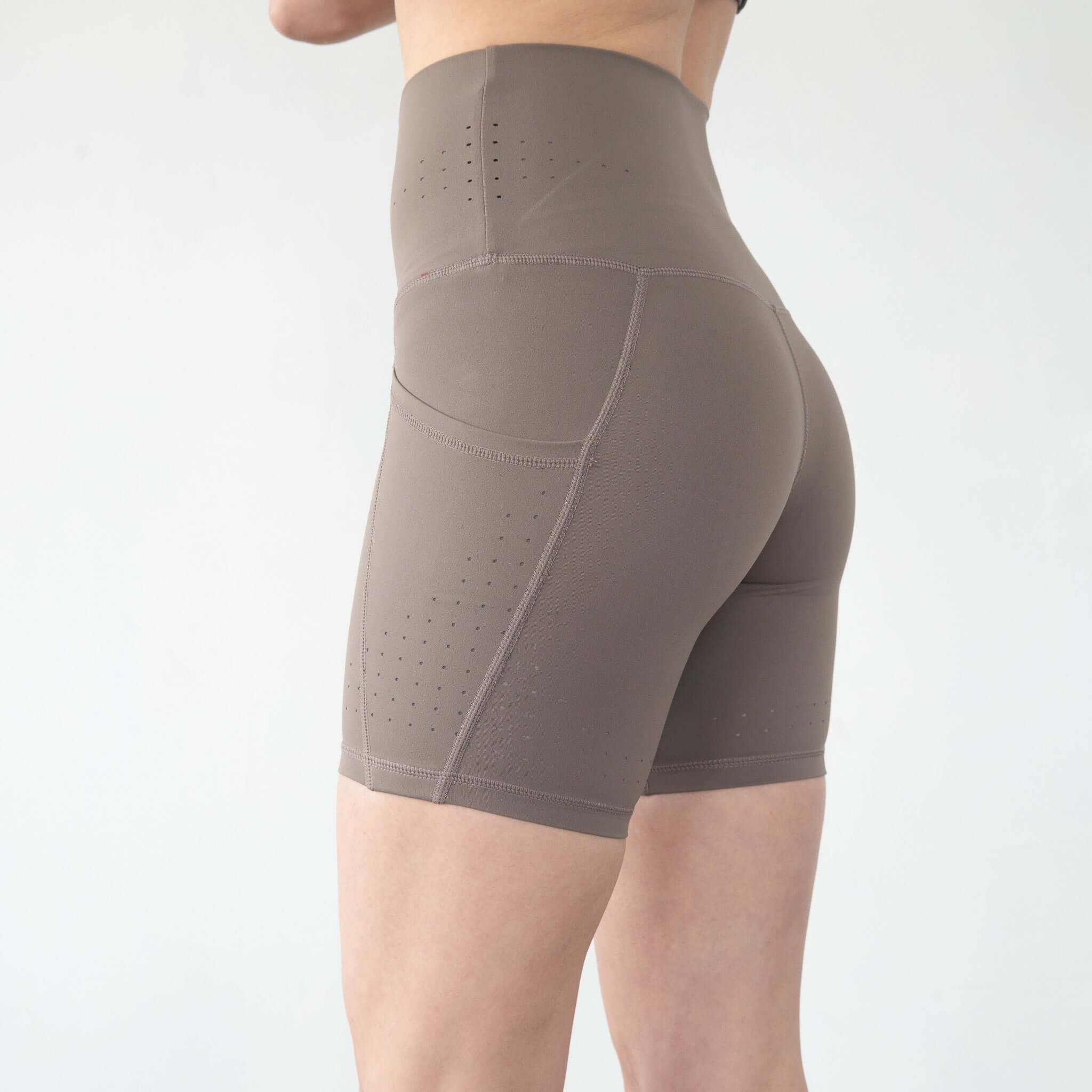 Reveal Ultra High-Rise Postpartum Compression Biker Short 7'' (NOMAD) | Milk & Baby