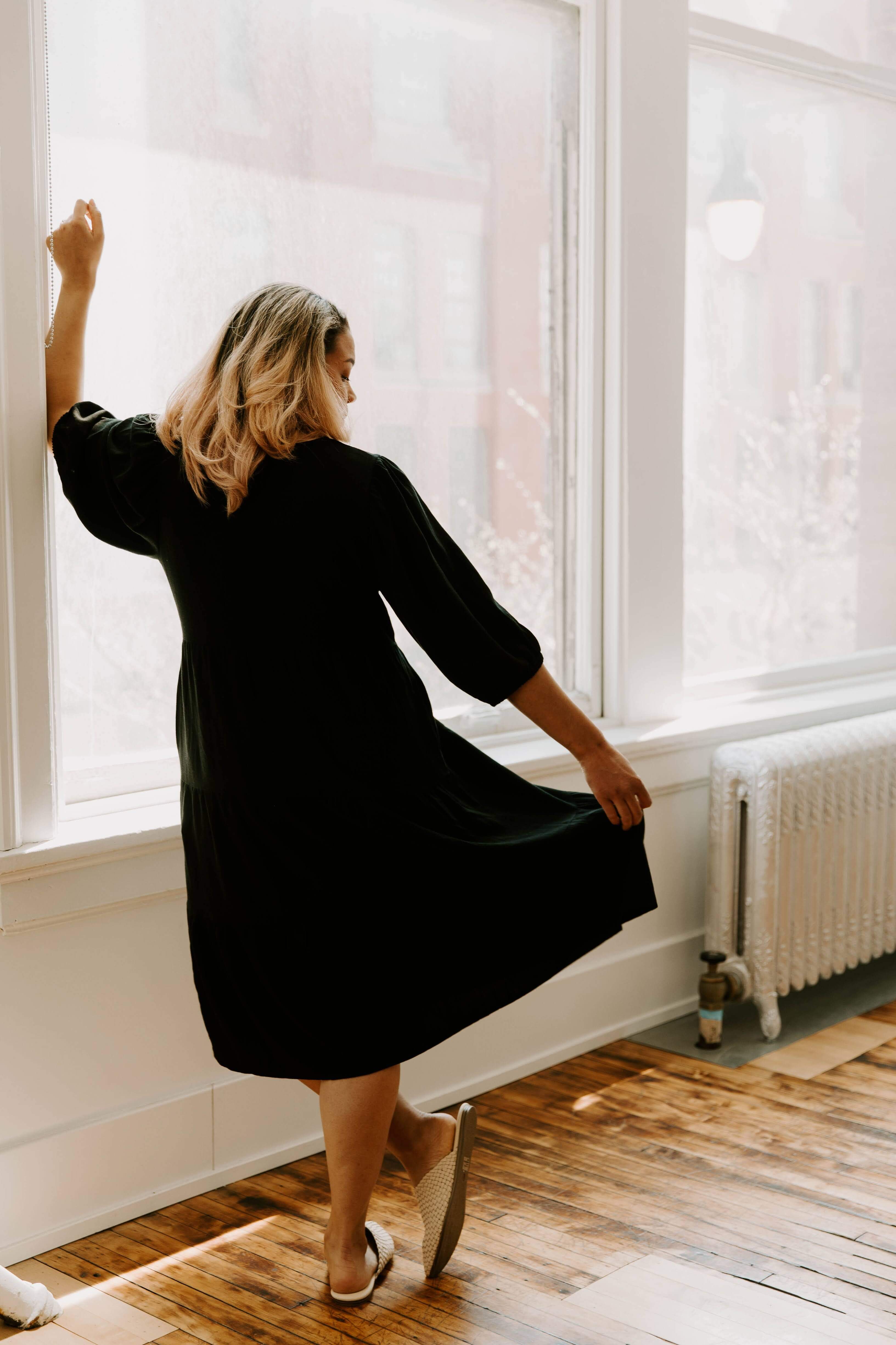 Tiered Breastfeeding Dress | Black | Milk & Baby