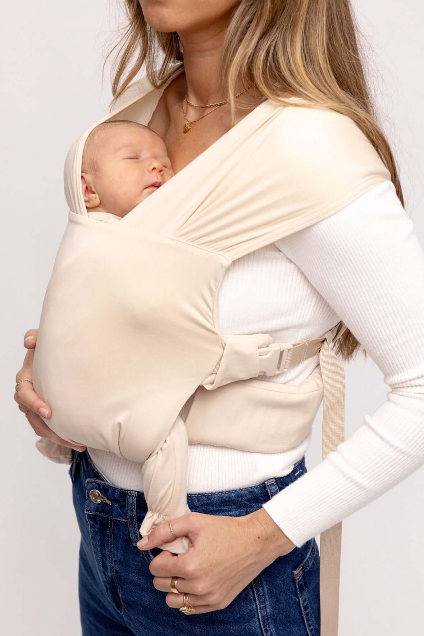 Sparrow | Aerial Newborn Buckle Wrap | Meet the Aerial Newborn Buckle Wrap: the perfect blend of wrap-like coziness and buckle carrier convenience for your newborn babe. Crafted from our signature CloudBlend™ fabric, it's irresistibly soft and features a