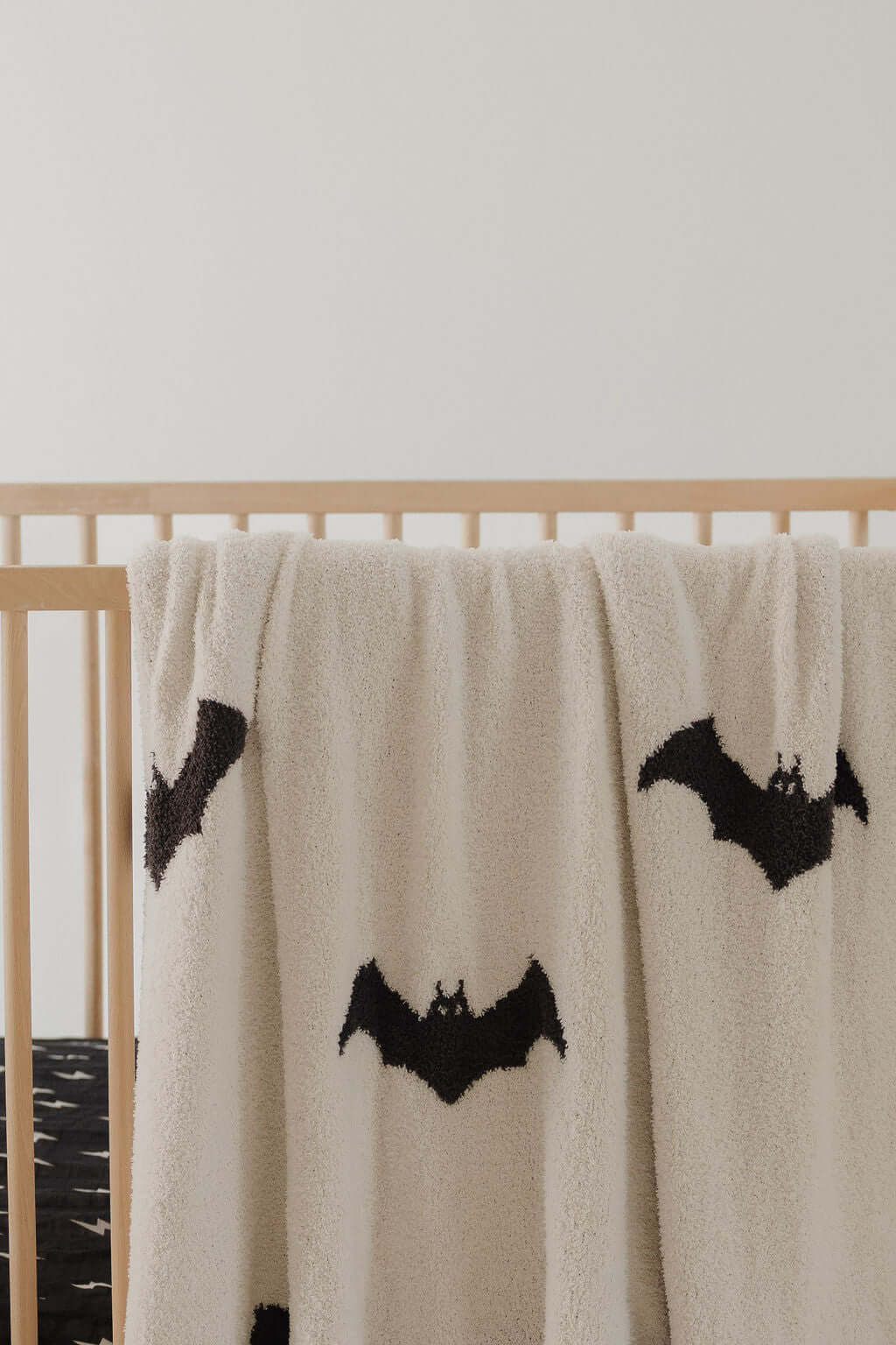It's Bats! | Plush Blanket | Wrap yourself in our Plush Blanket, made from 100% microfiber for dreamy softness. Safe and certified for your peace of mind! | Milk & Baby