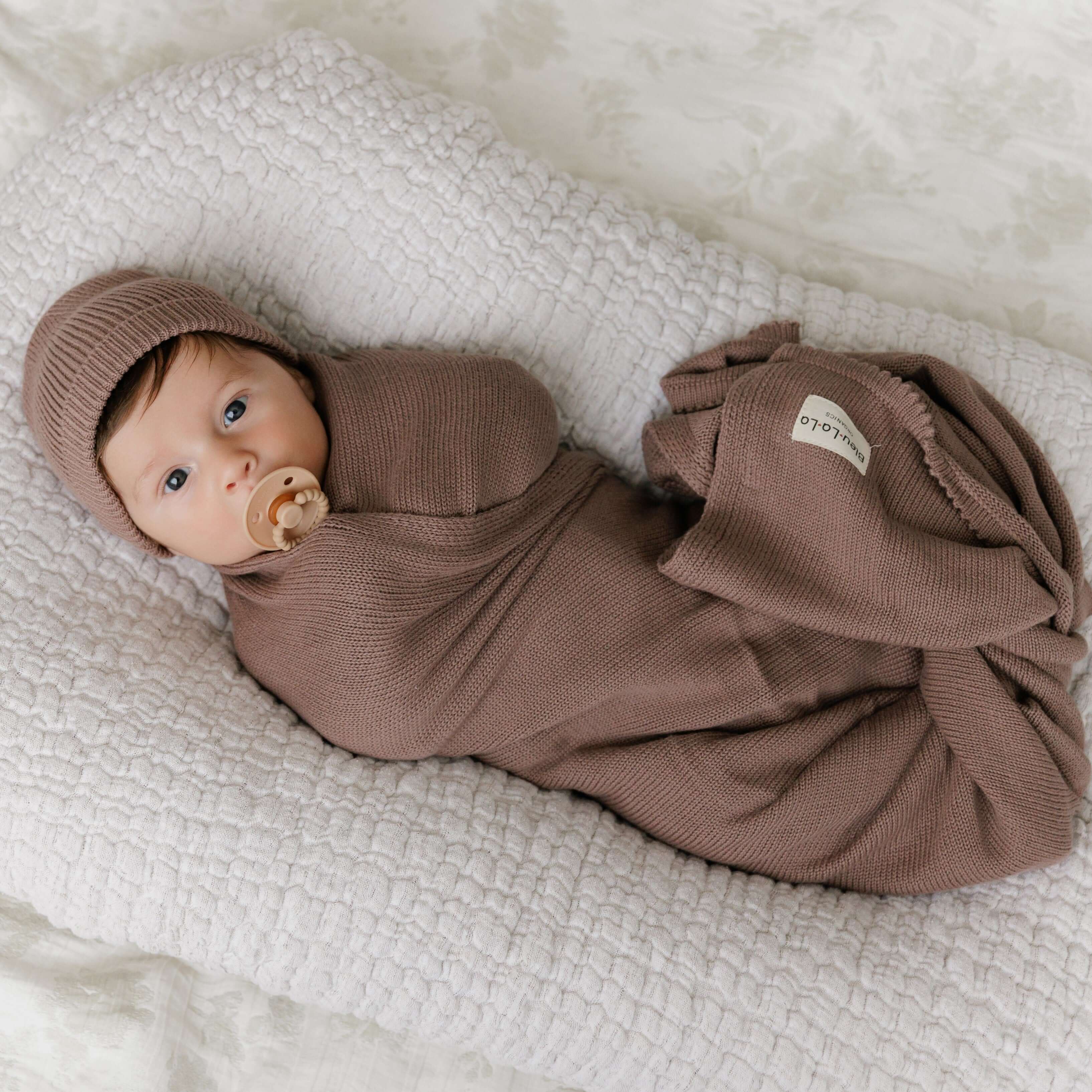 Luxe Collection 100% Organic Cotton Luxury Knit Baby Blanket + Hat Set | Milk & Baby