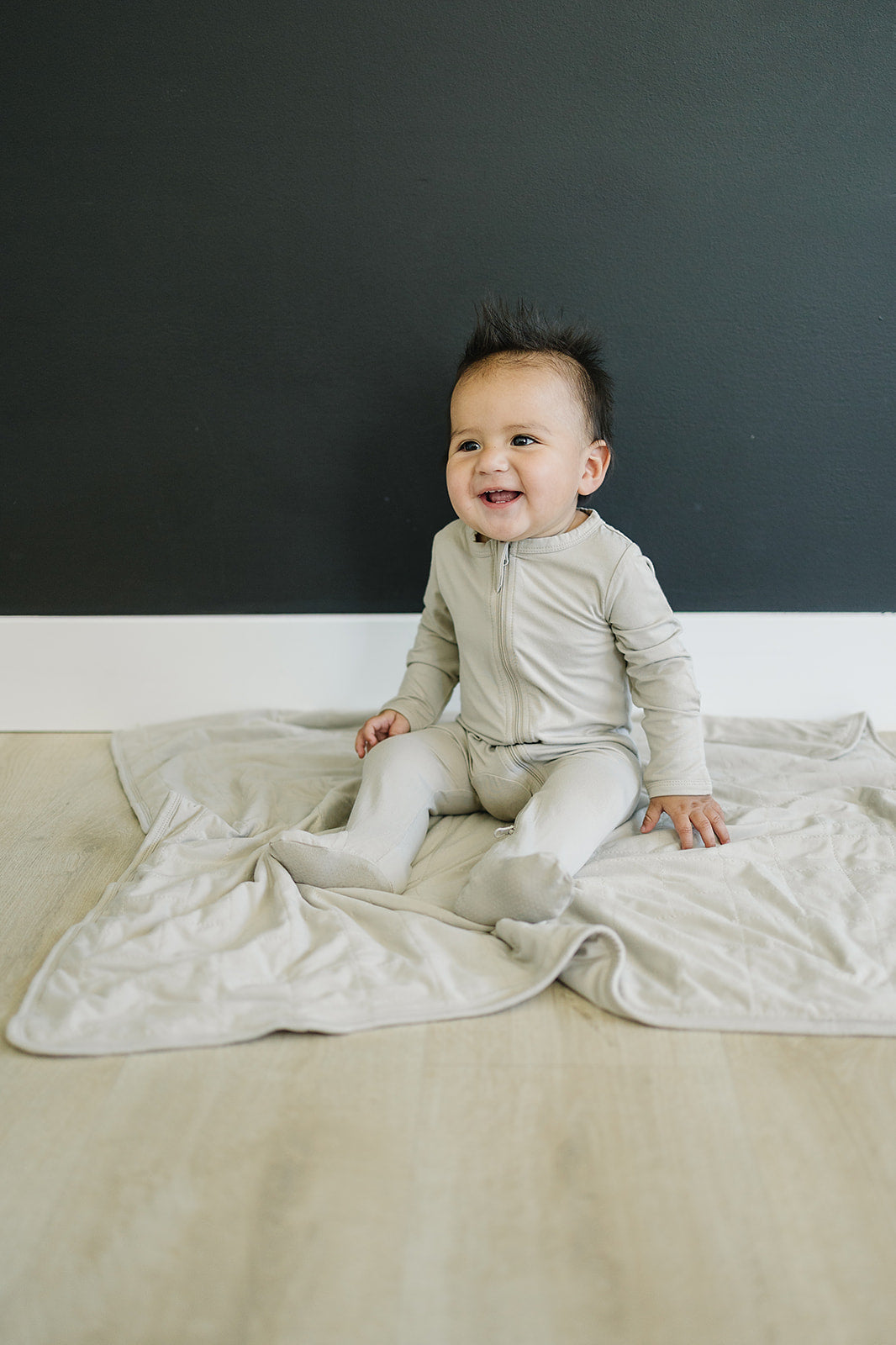 Oatmeal Bamboo Footed Zipper | Milk & Baby