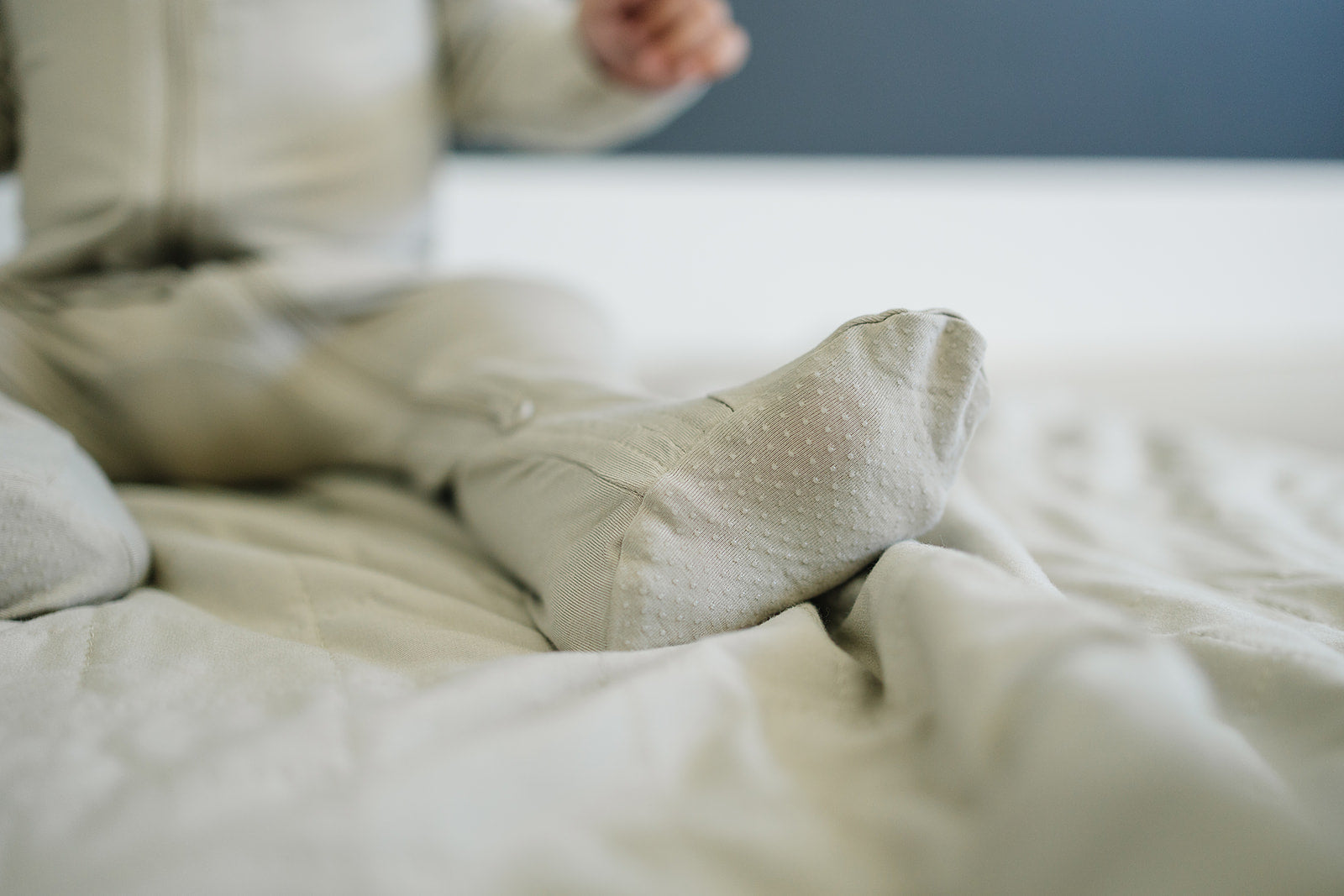 Oatmeal Bamboo Footed Zipper | Milk & Baby