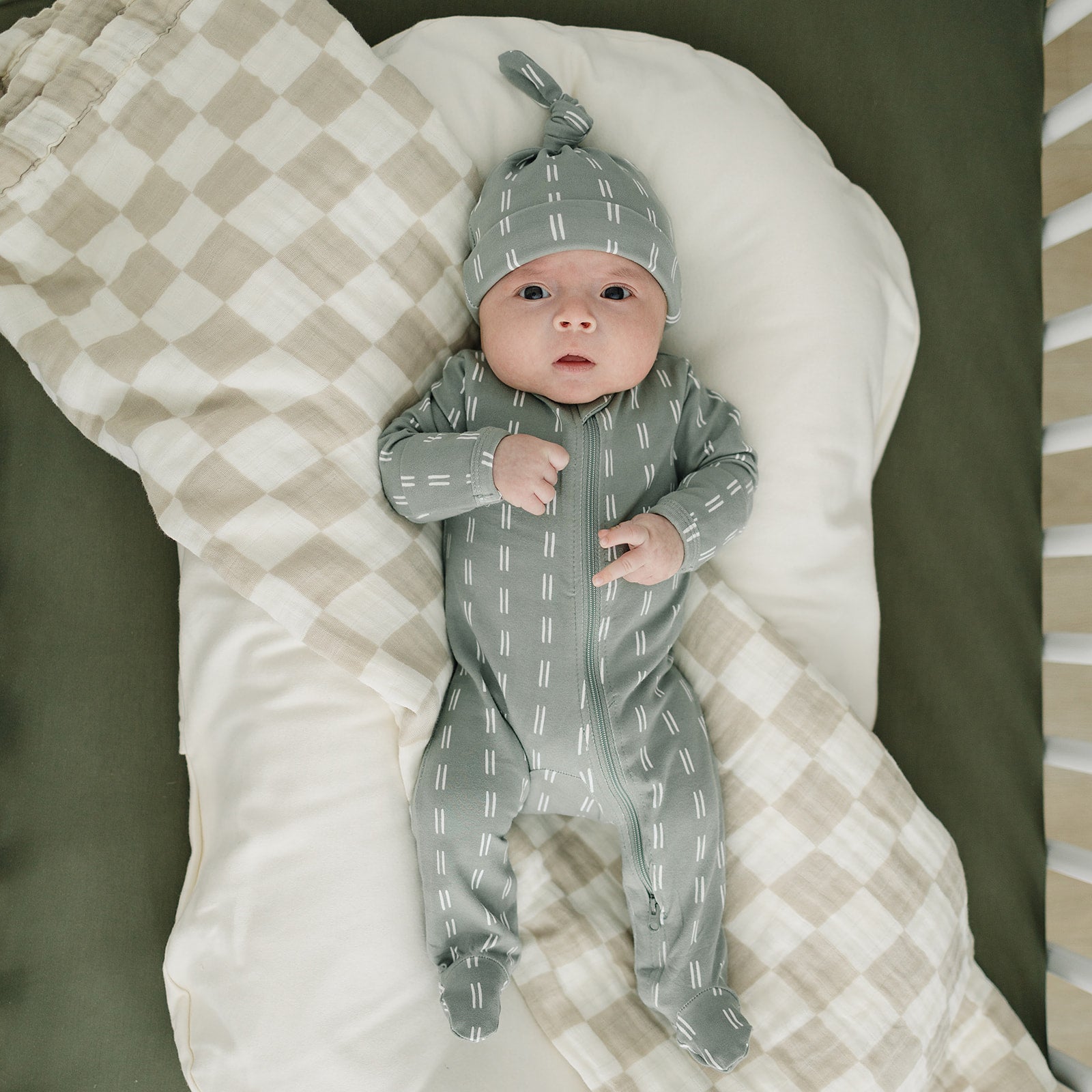 Taupe Checkered Muslin Quilt | Milk & Baby