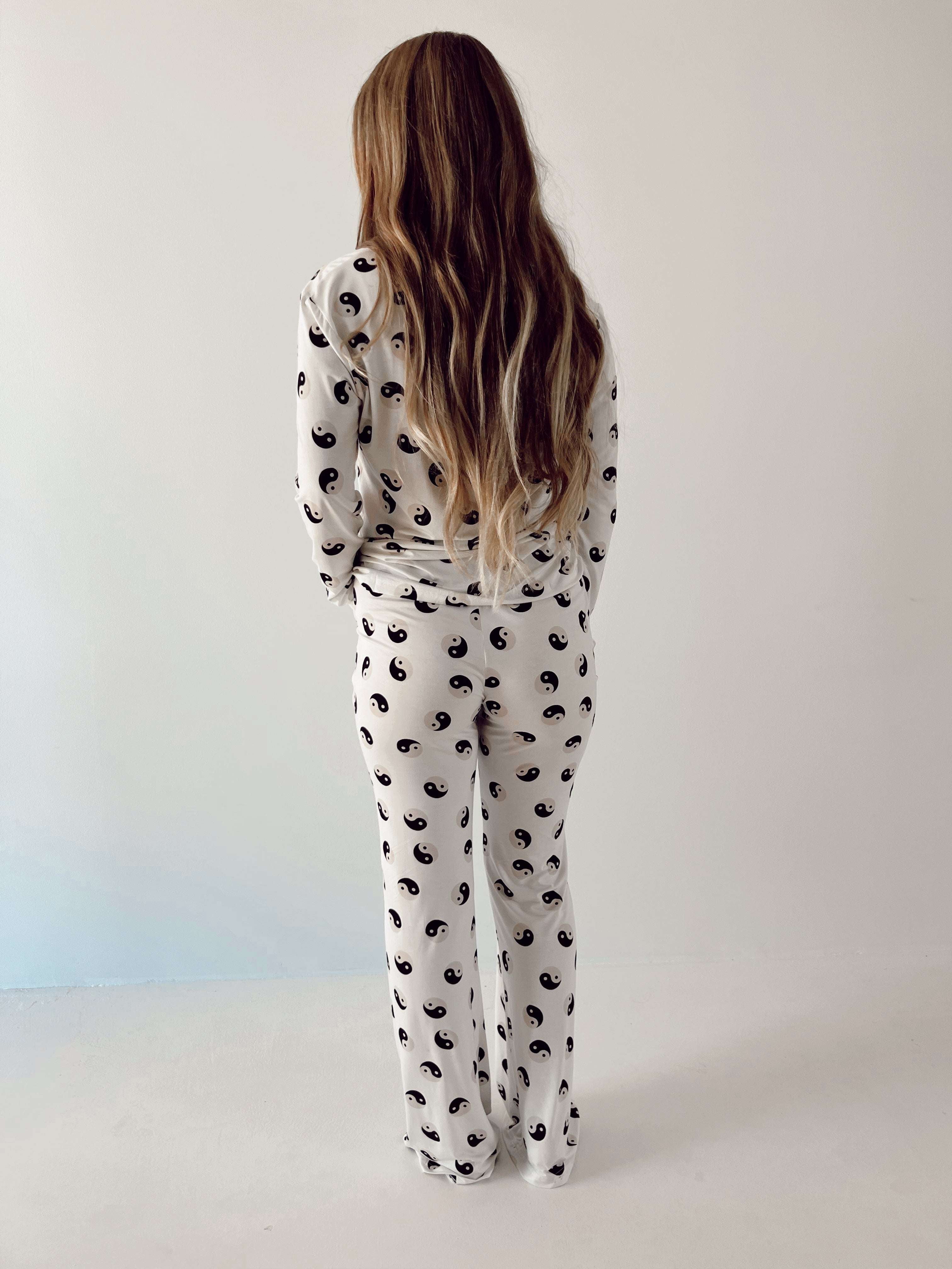 Black & White Yin Yang | Women's Bamboo Pajamas Milk & Baby