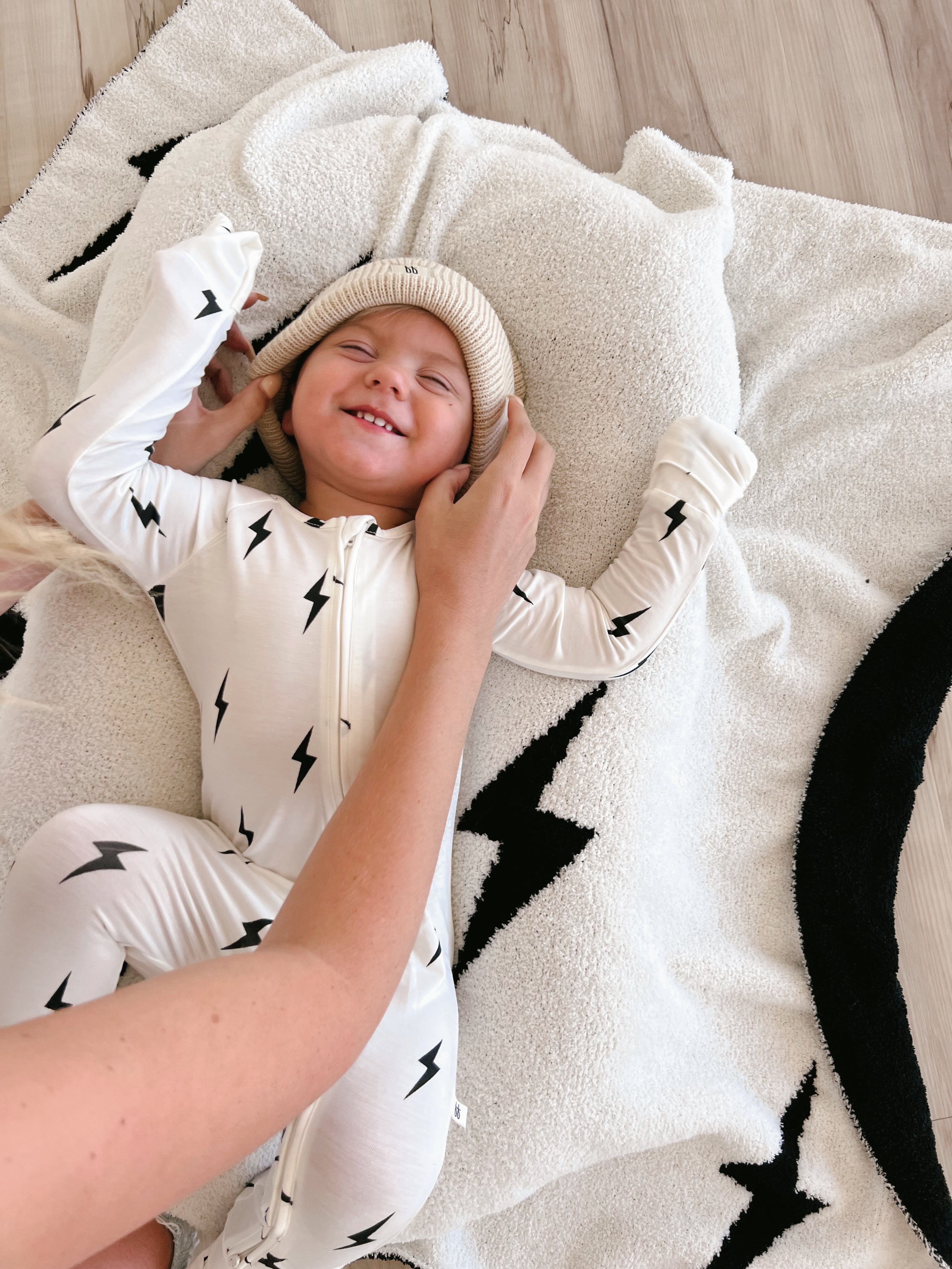 Bamboo Zip Pajamas | White & Black Lightning Bolt | Milk & Baby