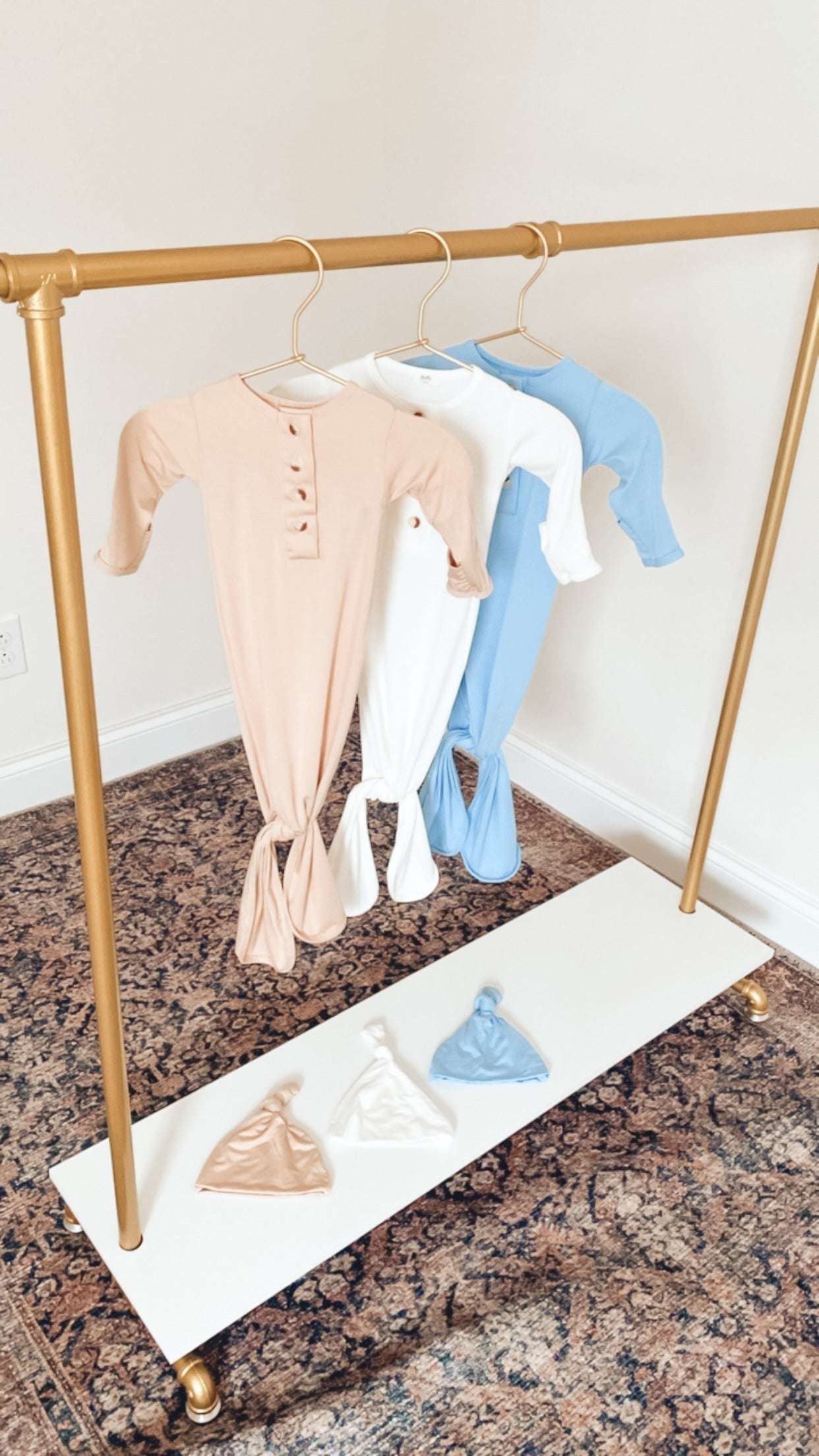 Emerson Knotted Baby Gown Set |Sand | Milk & Baby