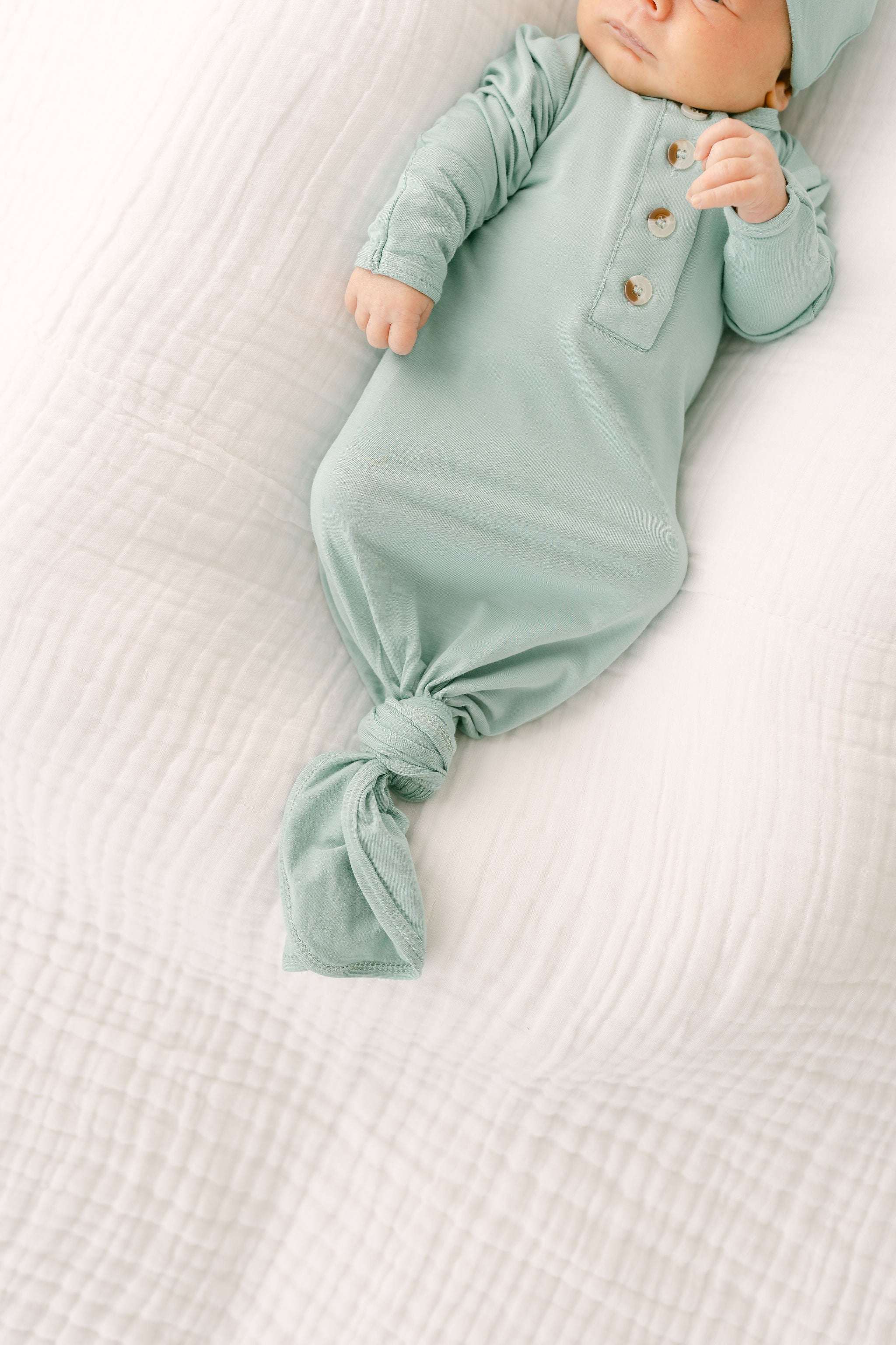 Emerson Knotted Baby Gown & Hat Set | Mint | Milk & Baby