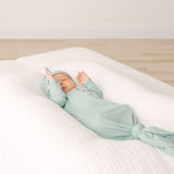 Emerson Knotted Baby Gown & Hat Set | Mint | Milk & Baby