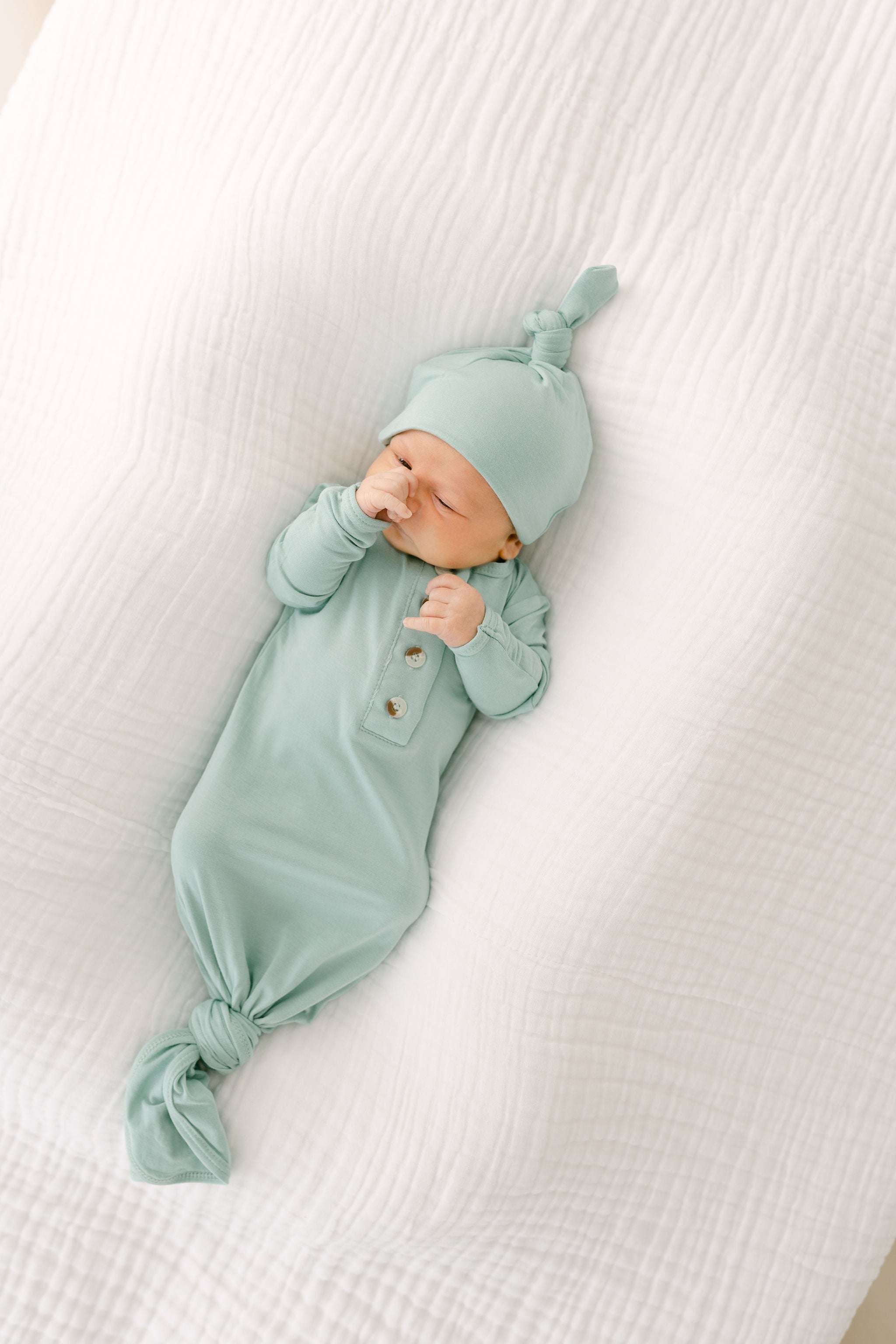 Emerson Knotted Baby Gown & Hat Set | Mint | Milk & Baby