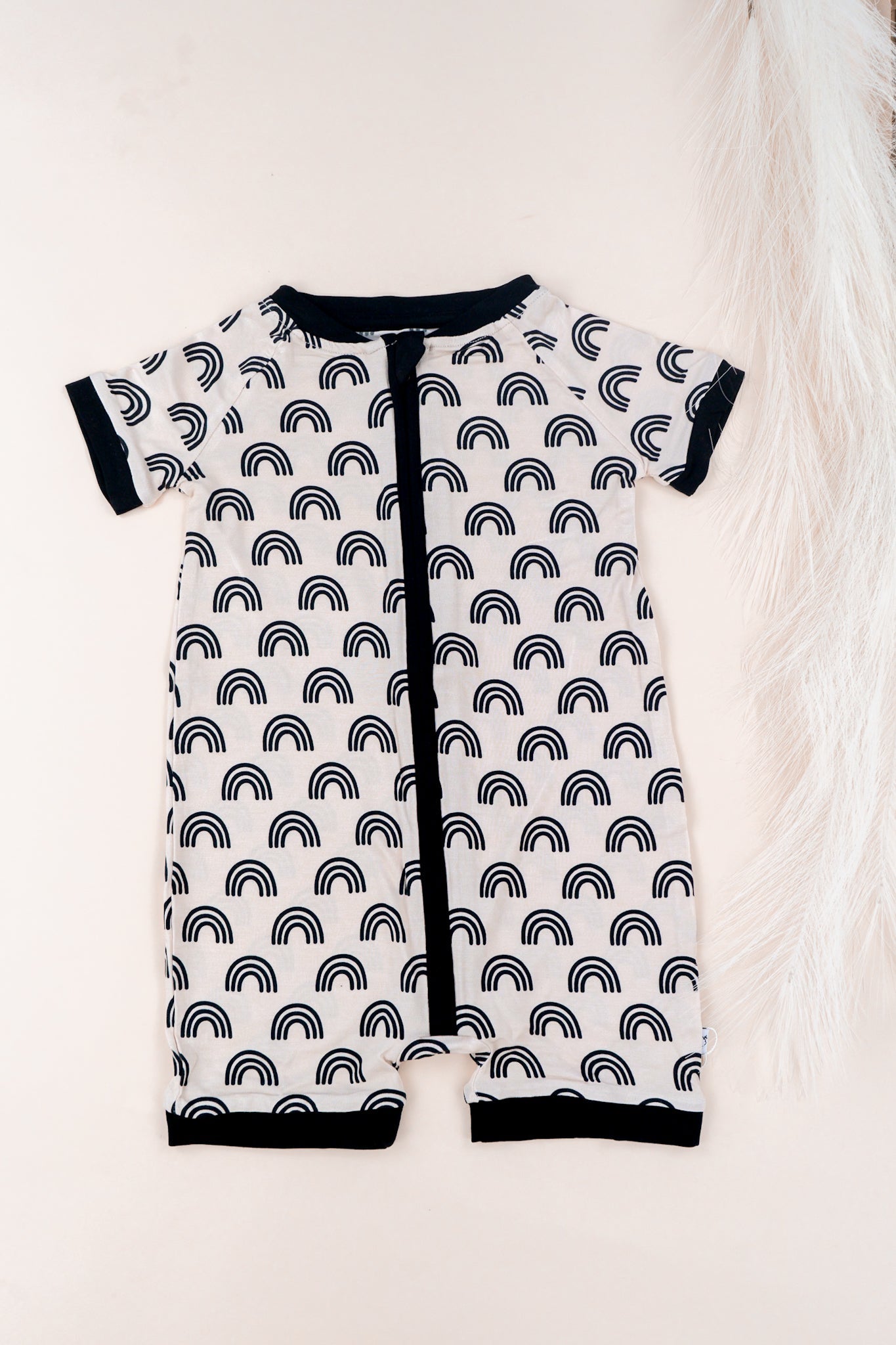SIMPLE RAINBOW DREAM SHORTIE | Milk & Baby