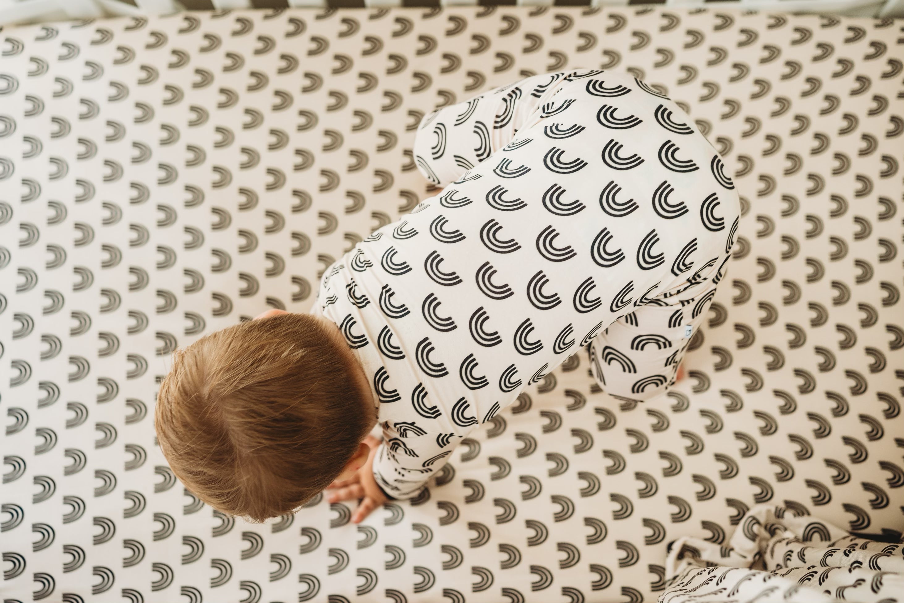SIMPLE RAINBOW DREAM CRIB SHEET | Milk & Baby