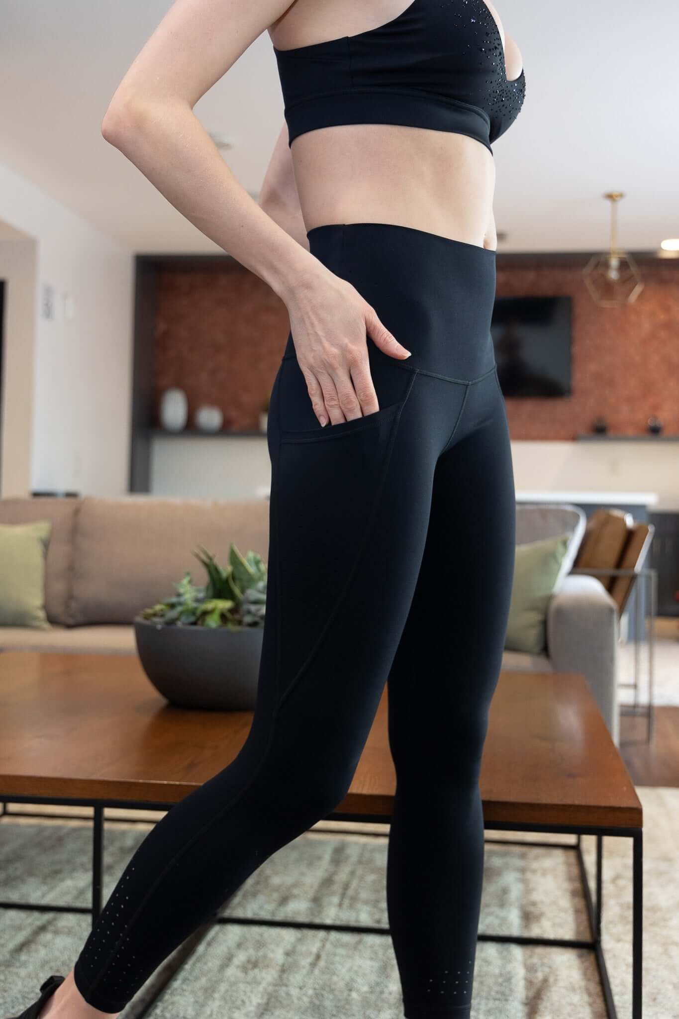 Reveal Ultra High Waisted Tummy Control Postpartum Legging | Noir | Milk & Baby