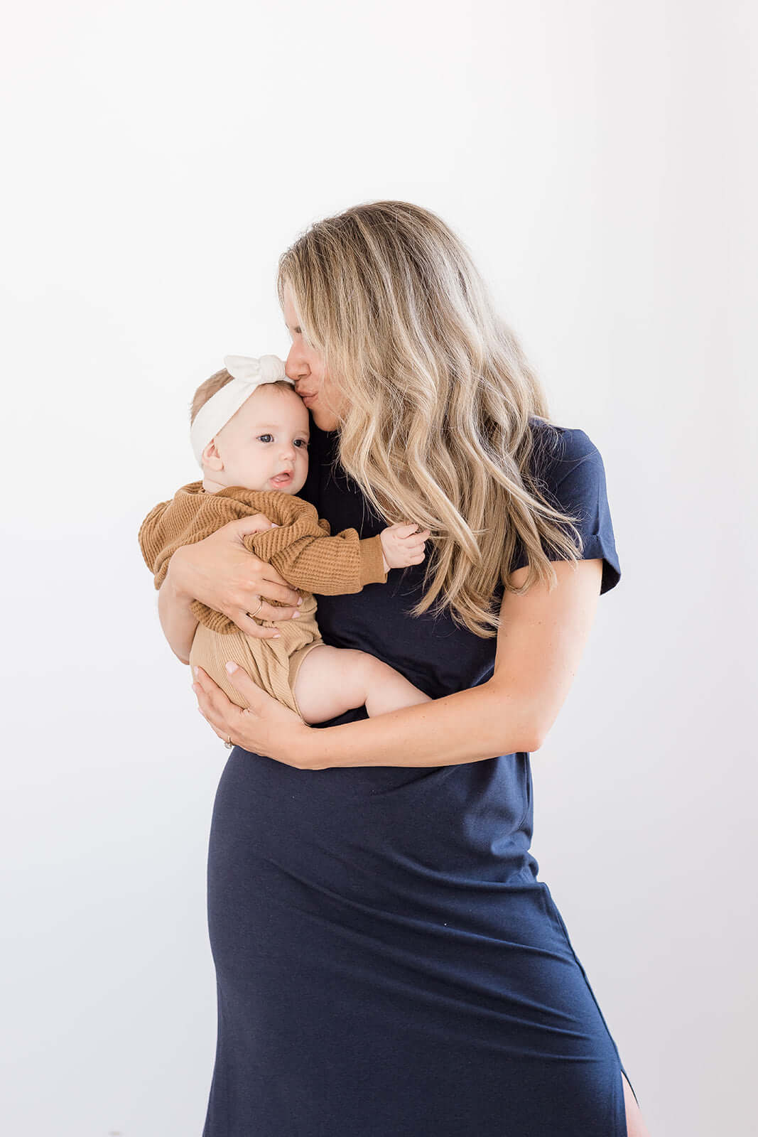 breastfeeding holiday dress The Best Christmas Styles for Breastfeeding Moms (Festive, Cozy & Made Nursing Queen