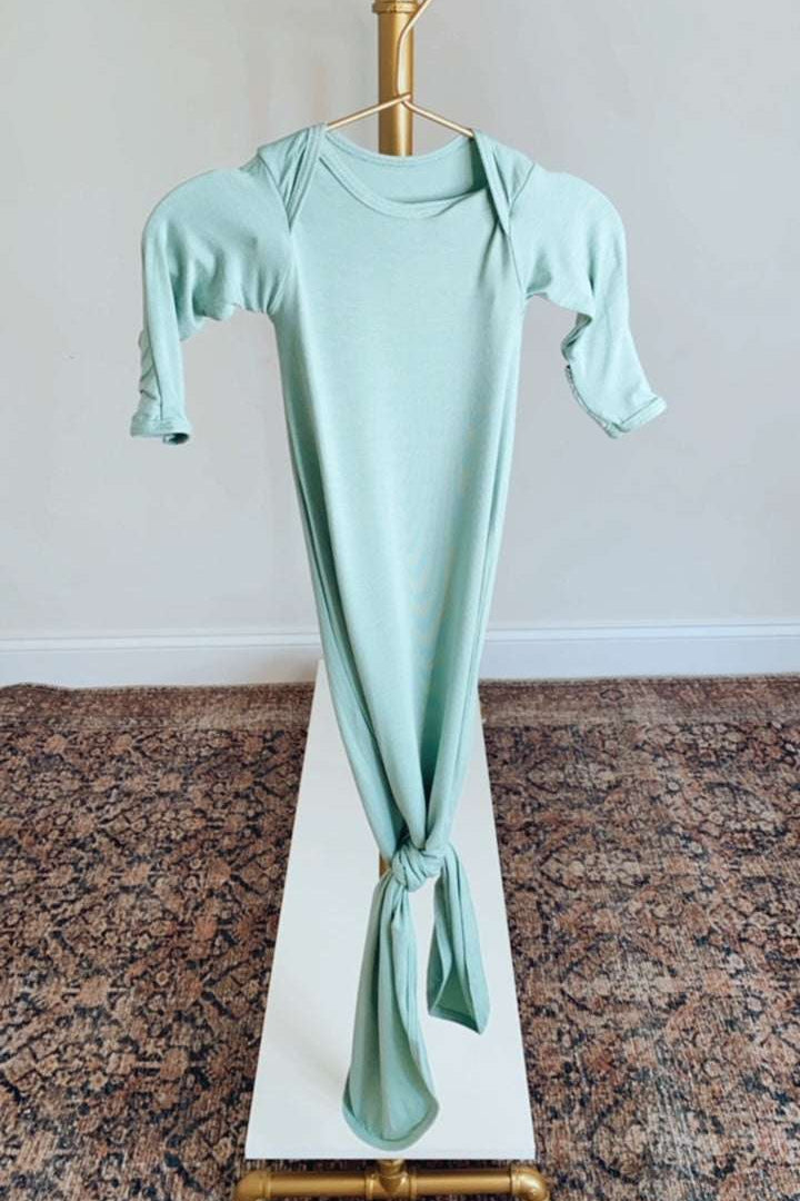 Marley Knotted Baby Gown and Hat Set | Milk & Baby