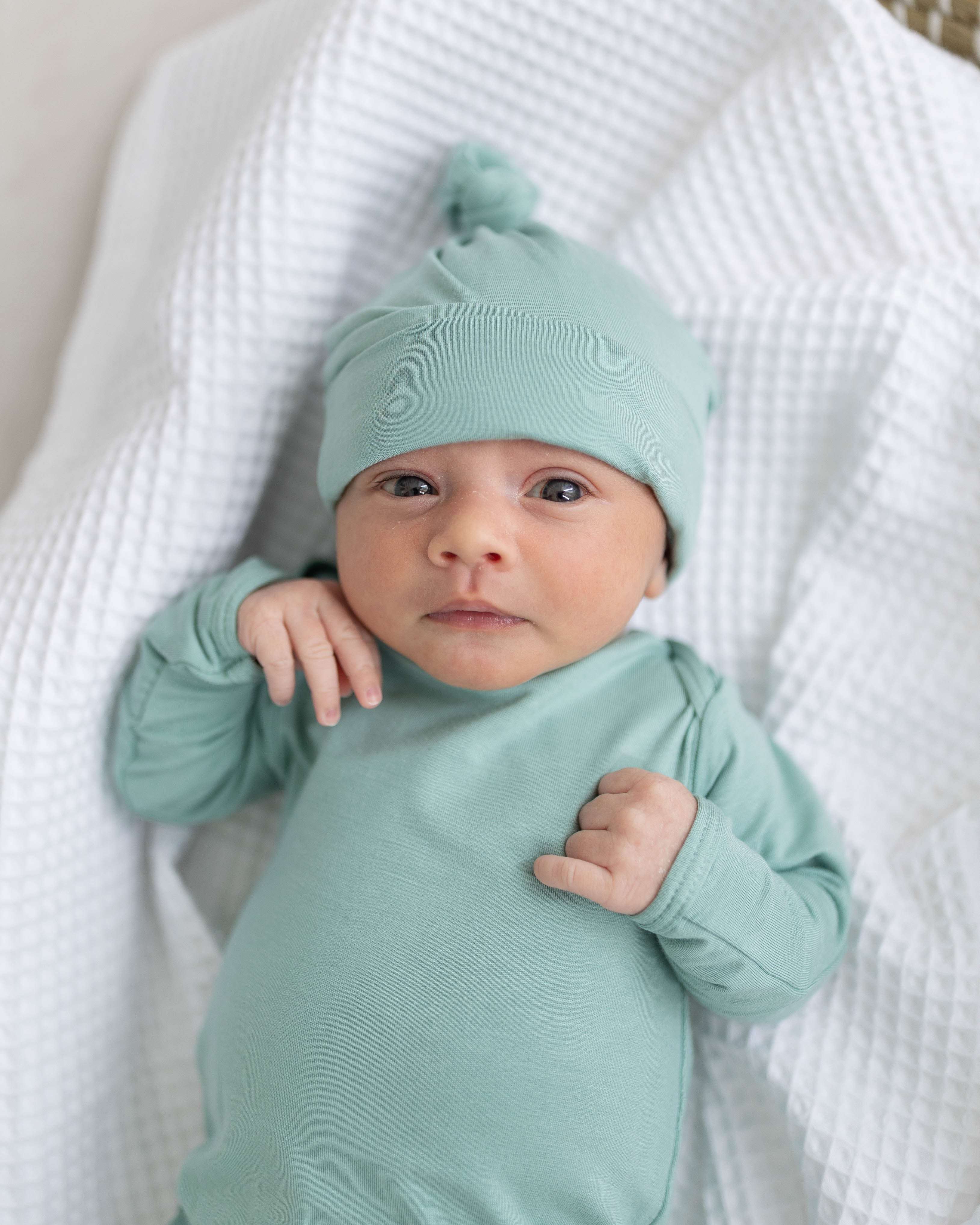 Marley Knotted Baby Gown and Hat Set | Milk & Baby