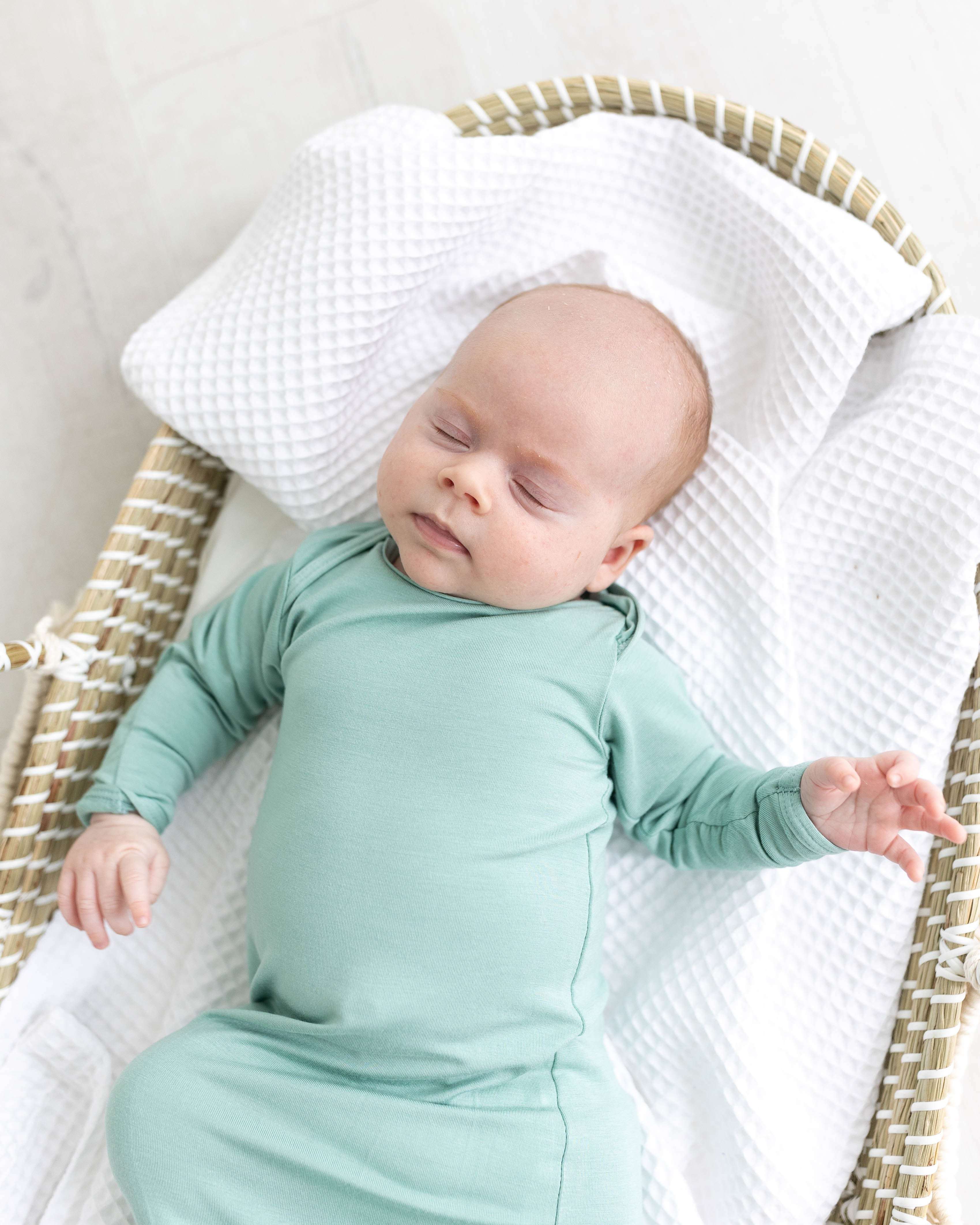 Marley Knotted Baby Gown and Hat Set | Milk & Baby