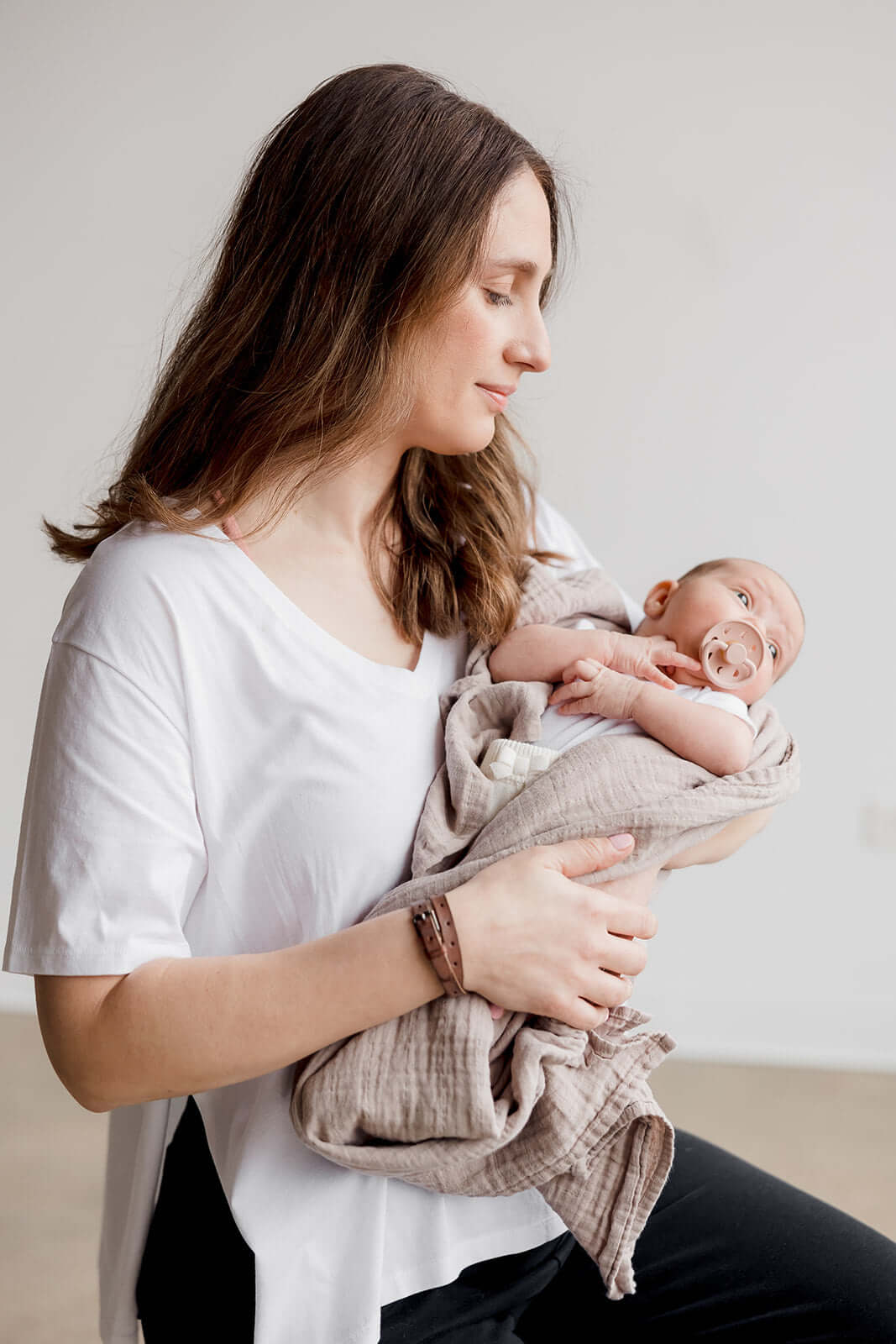 Everywhere Nursing & Maternity V-Neck Tee | White | Milk & Baby