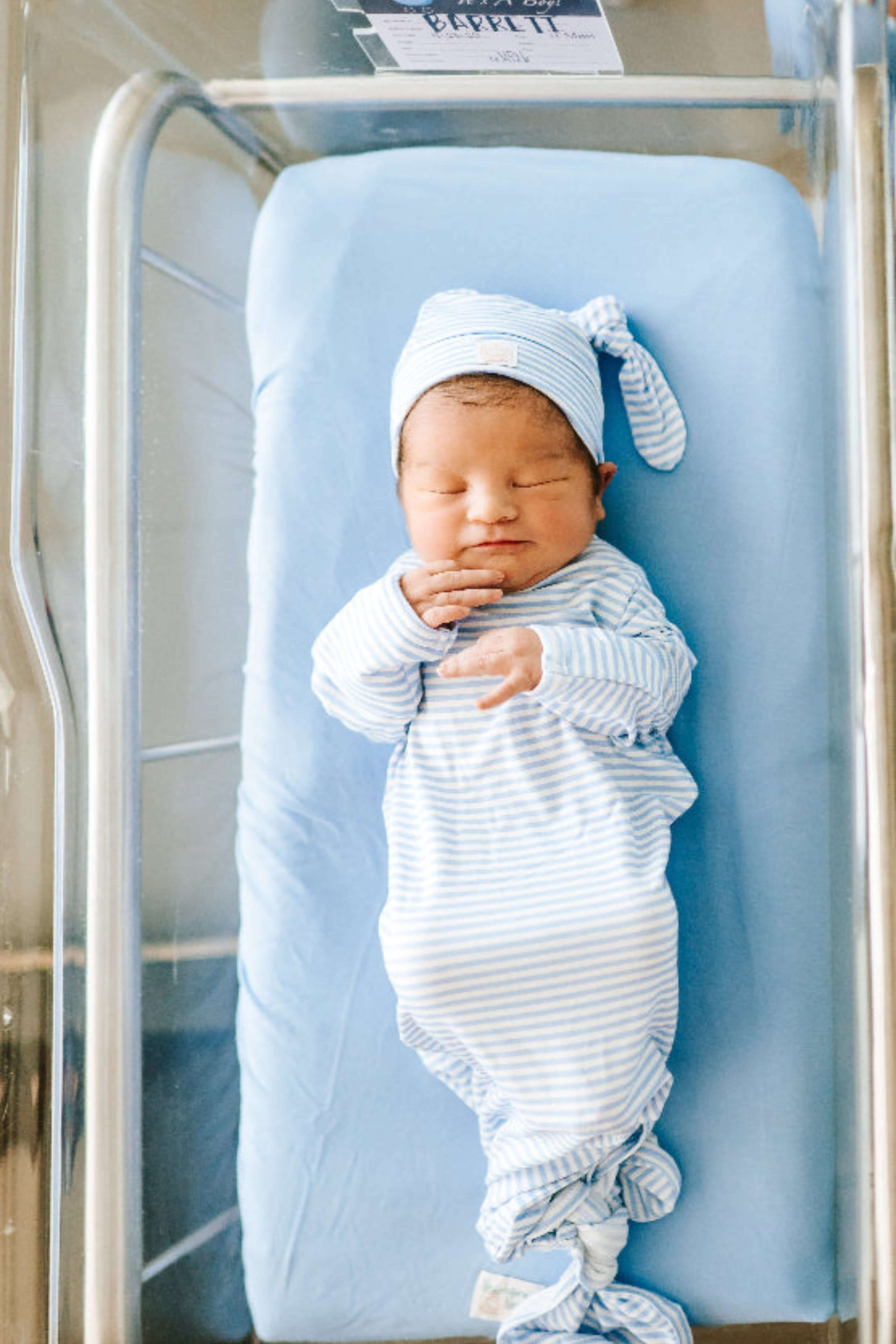 Samuel Knotted Gown Set | Milk & Baby