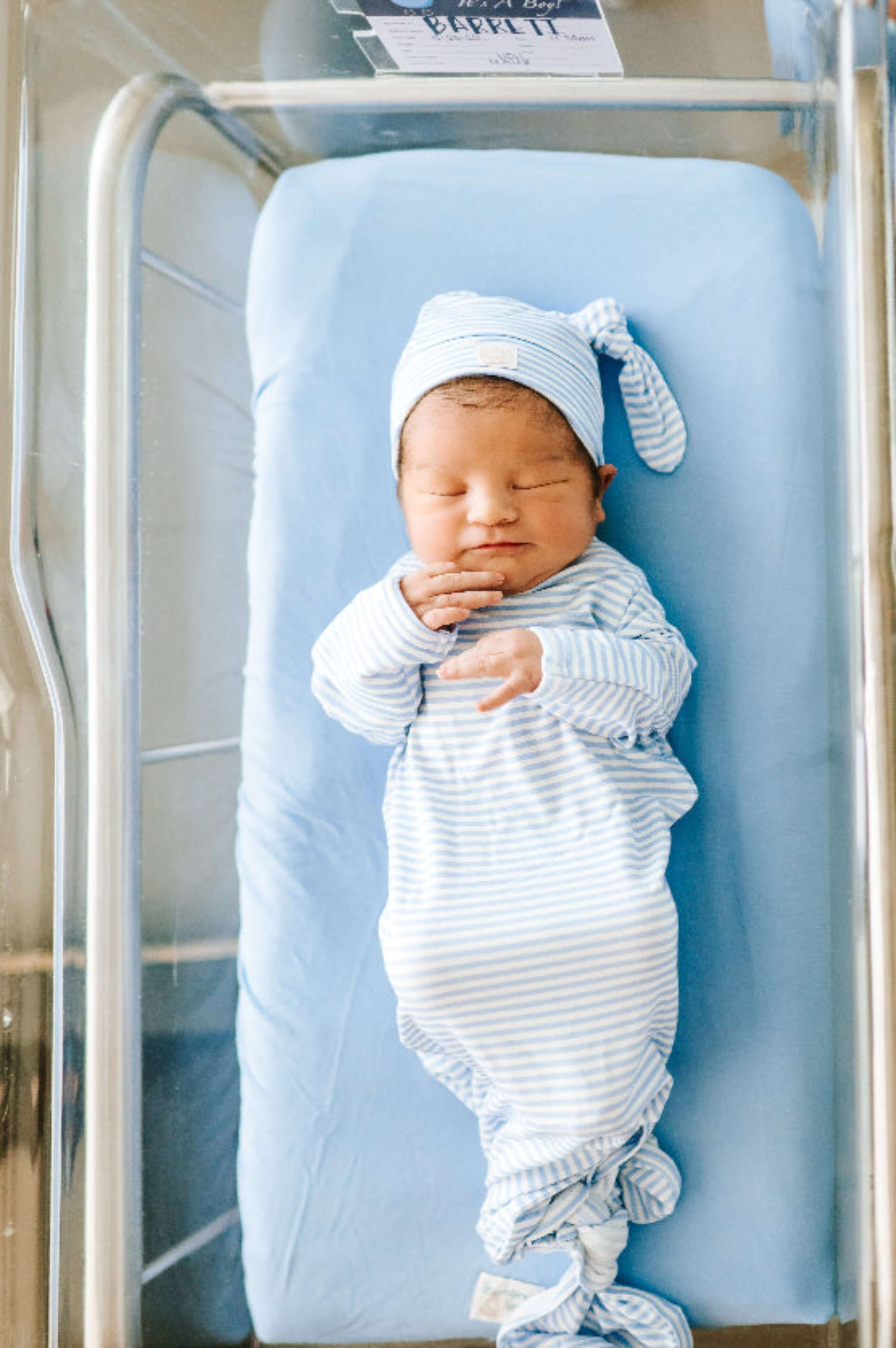 Samuel Knotted Gown Set | Milk & Baby