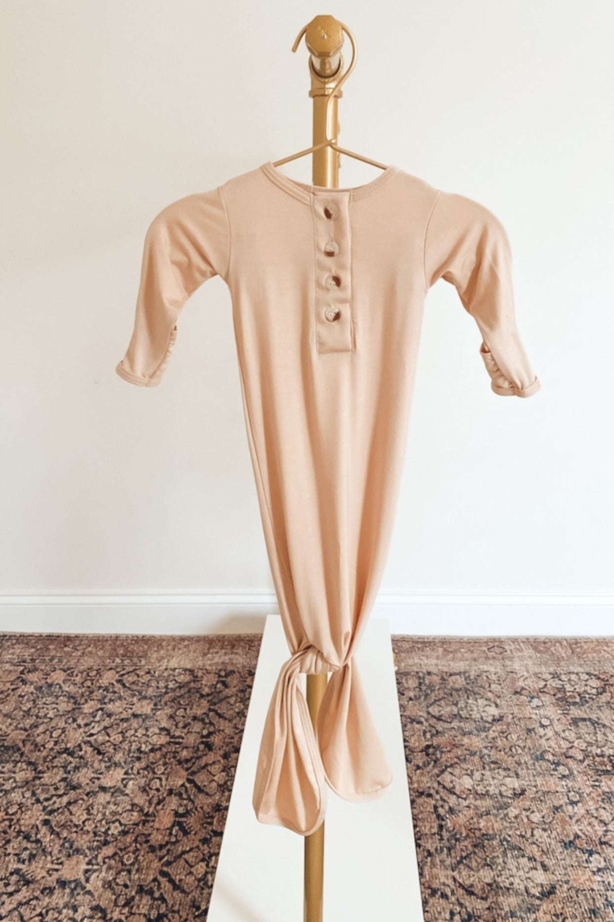 Emerson Knotted Baby Gown Set |Sand | Milk & Baby