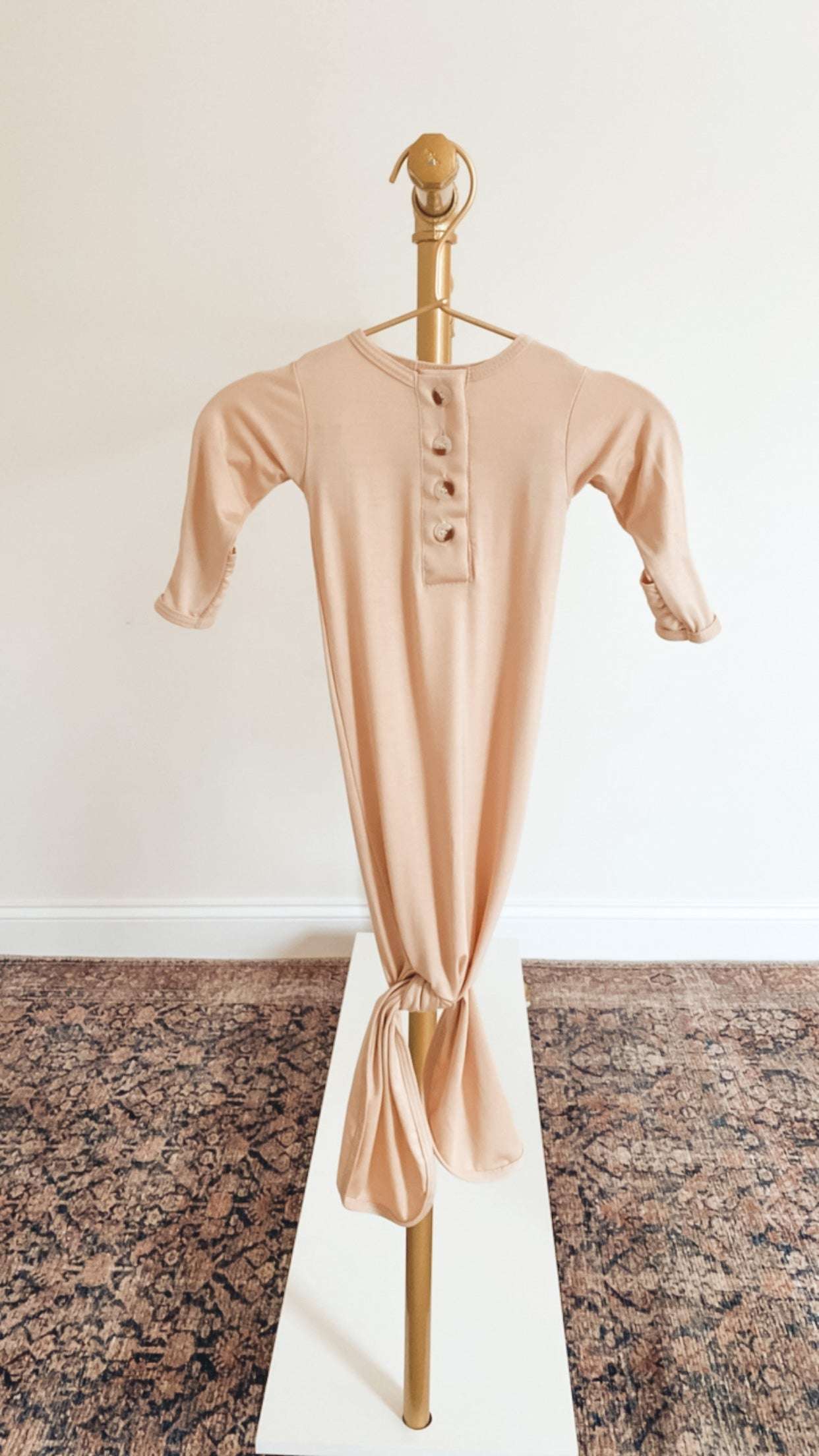 Emerson Knotted Baby Gown Set |Sand | Milk & Baby