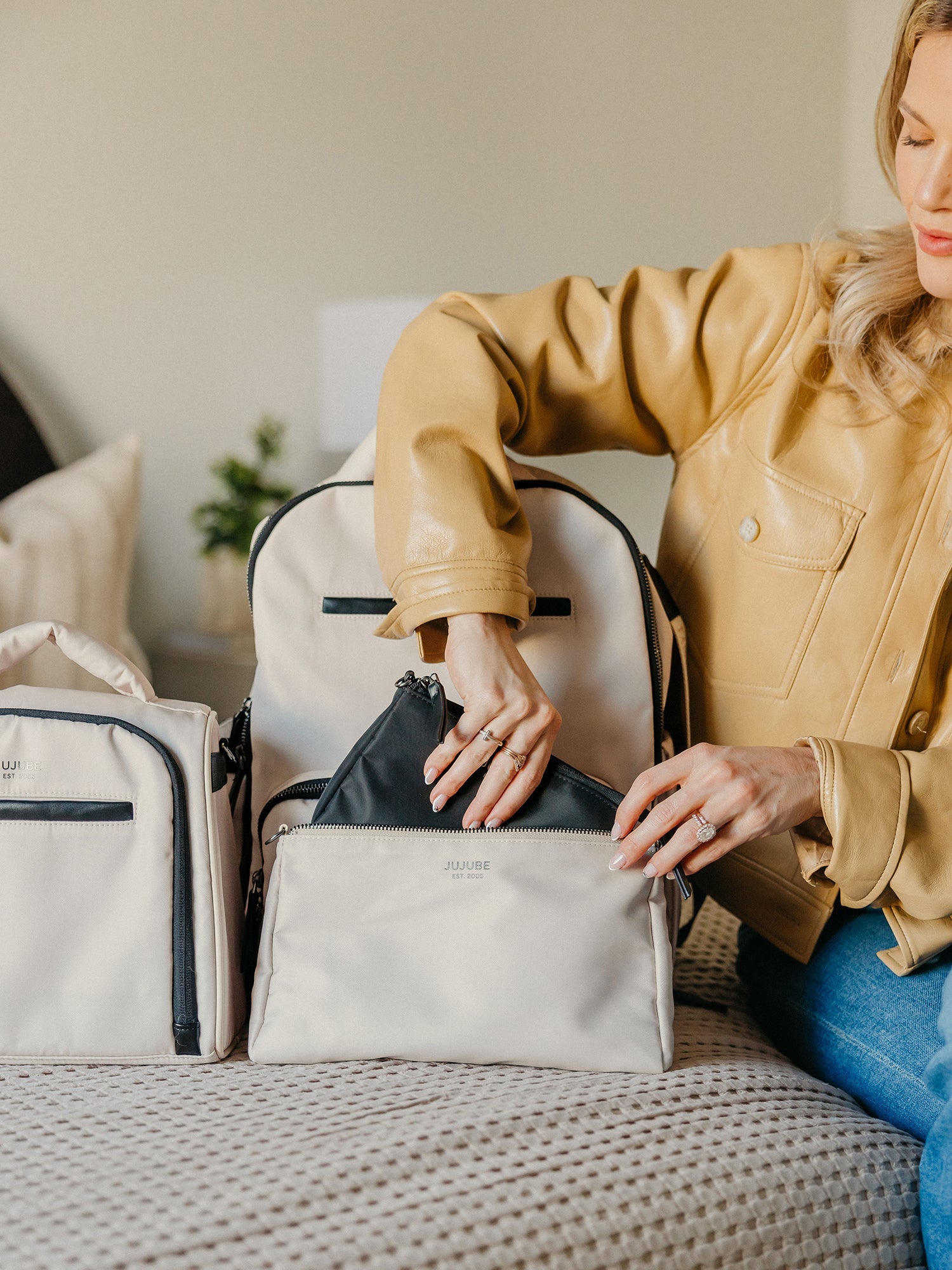 Witney Carson 3-piece Pouch Set | Cloud & Black | Milk & Baby