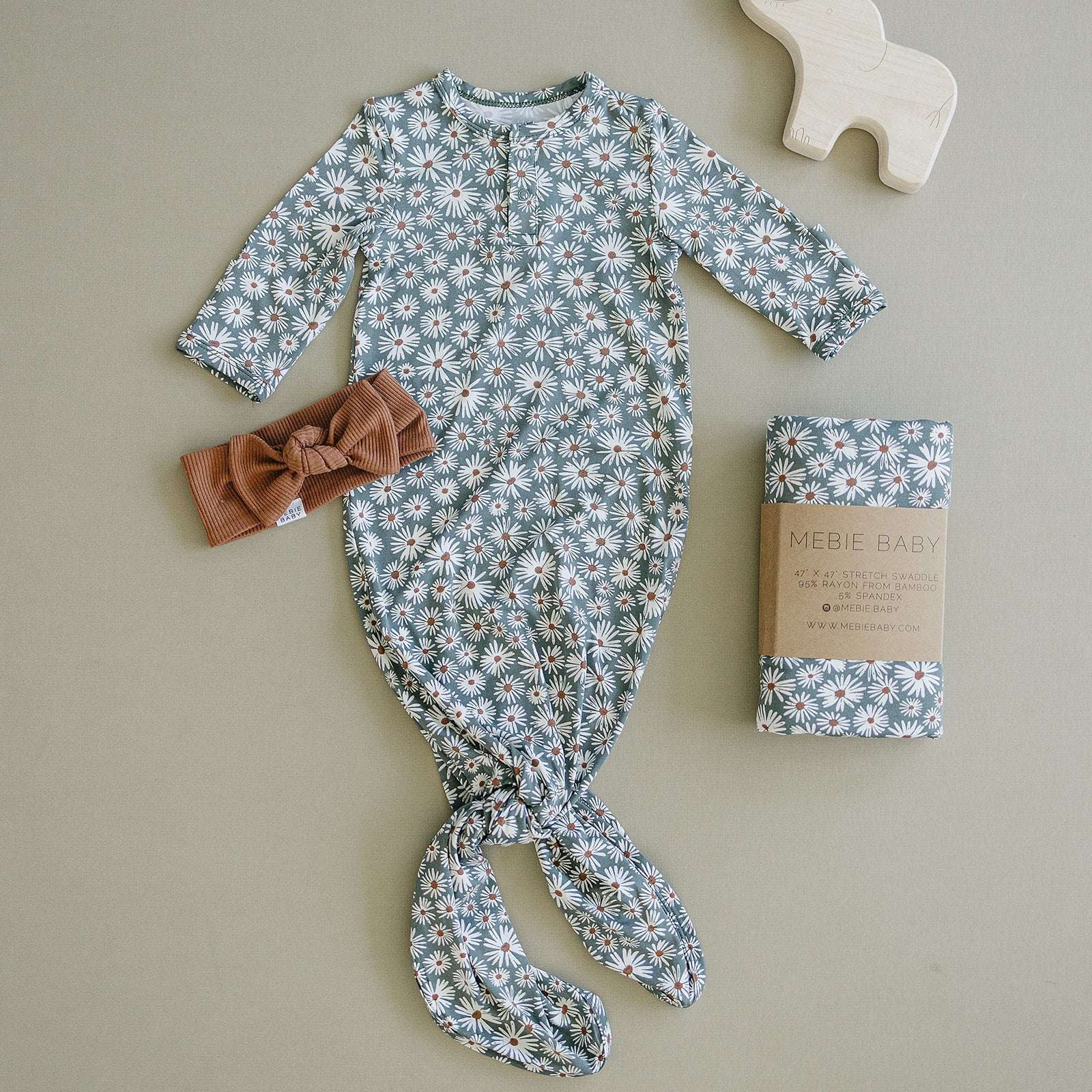 Dark Green Daisy Bamboo Knot Gown | Milk & Baby