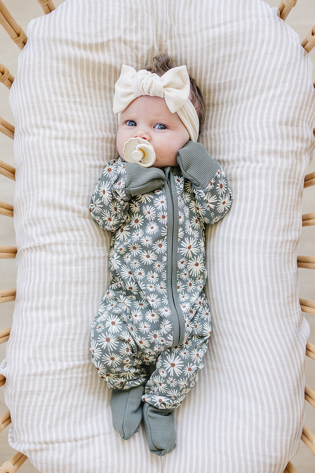 Dark Green Daisy Ribbed Bamboo Zipper | Milk & Baby