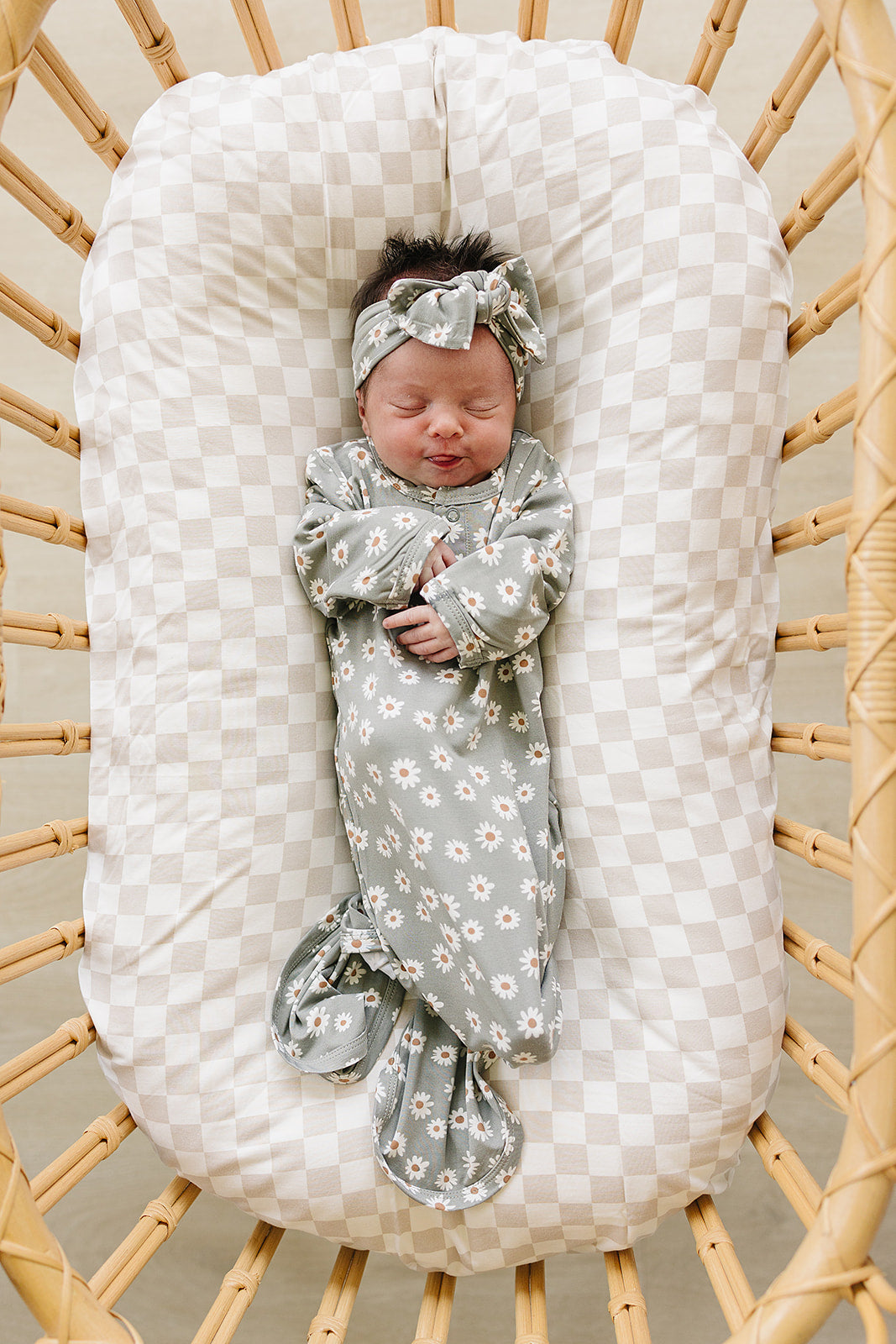 Light Green Daisy Bamboo Knot Gown | Milk & Baby