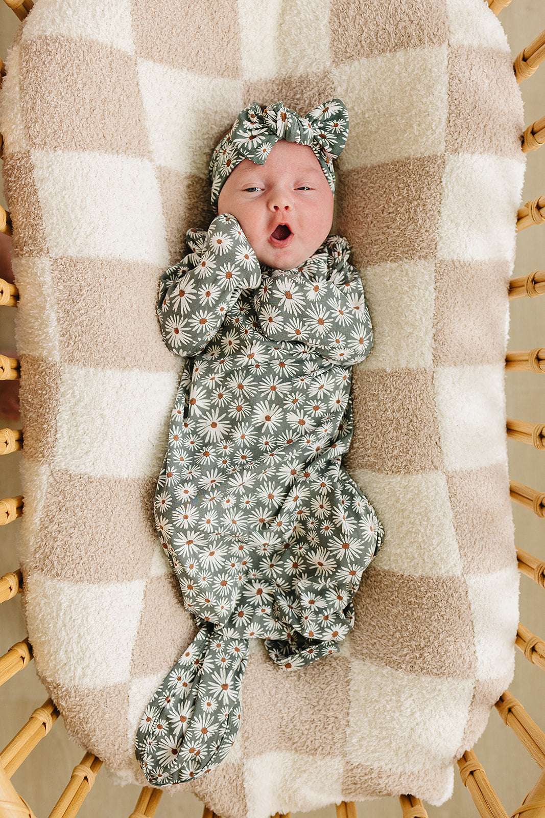 Dark Green Daisy Bamboo Knot Gown | Milk & Baby