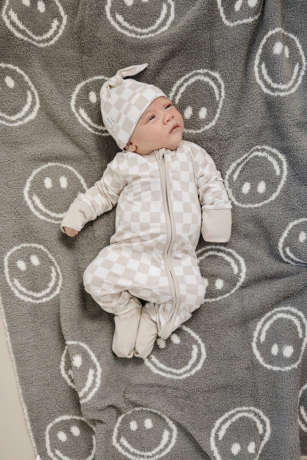 Taupe Checkered Bamboo Zipper | Milk & Baby